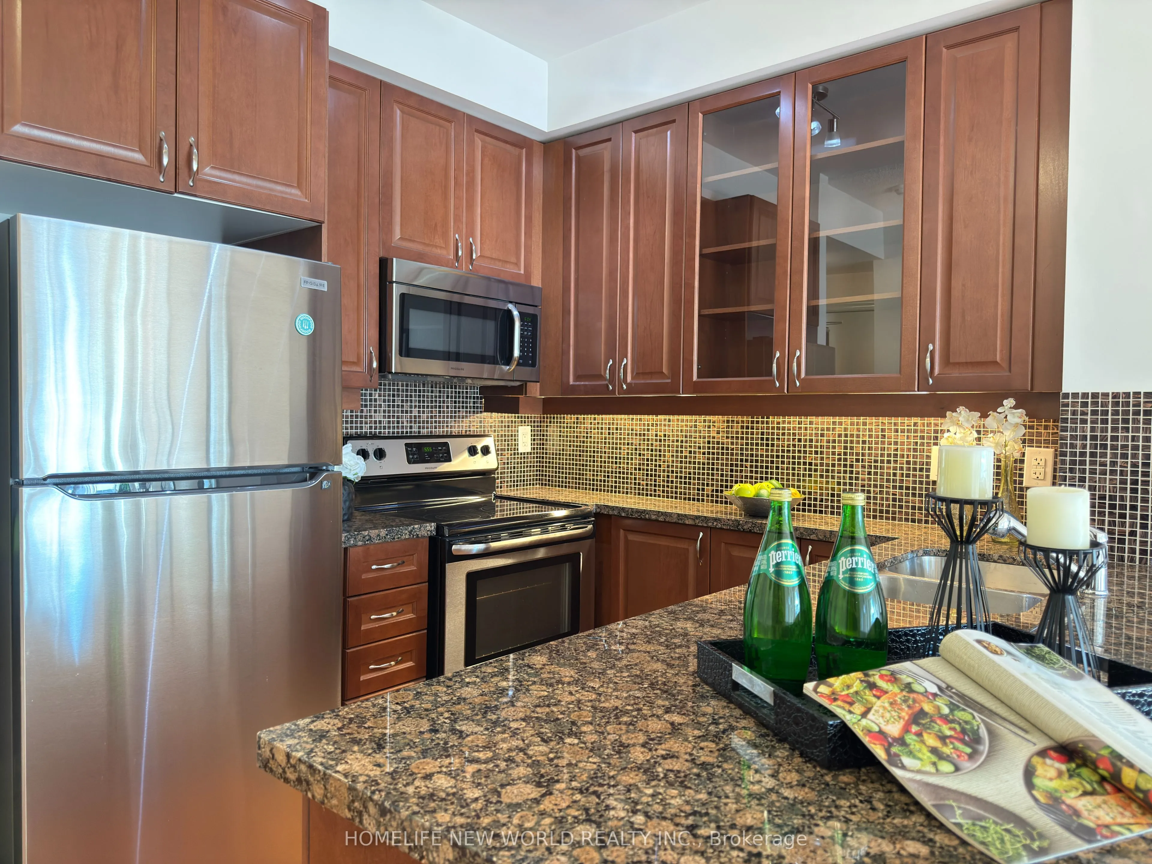 151 Upper Duke Crescent #403
