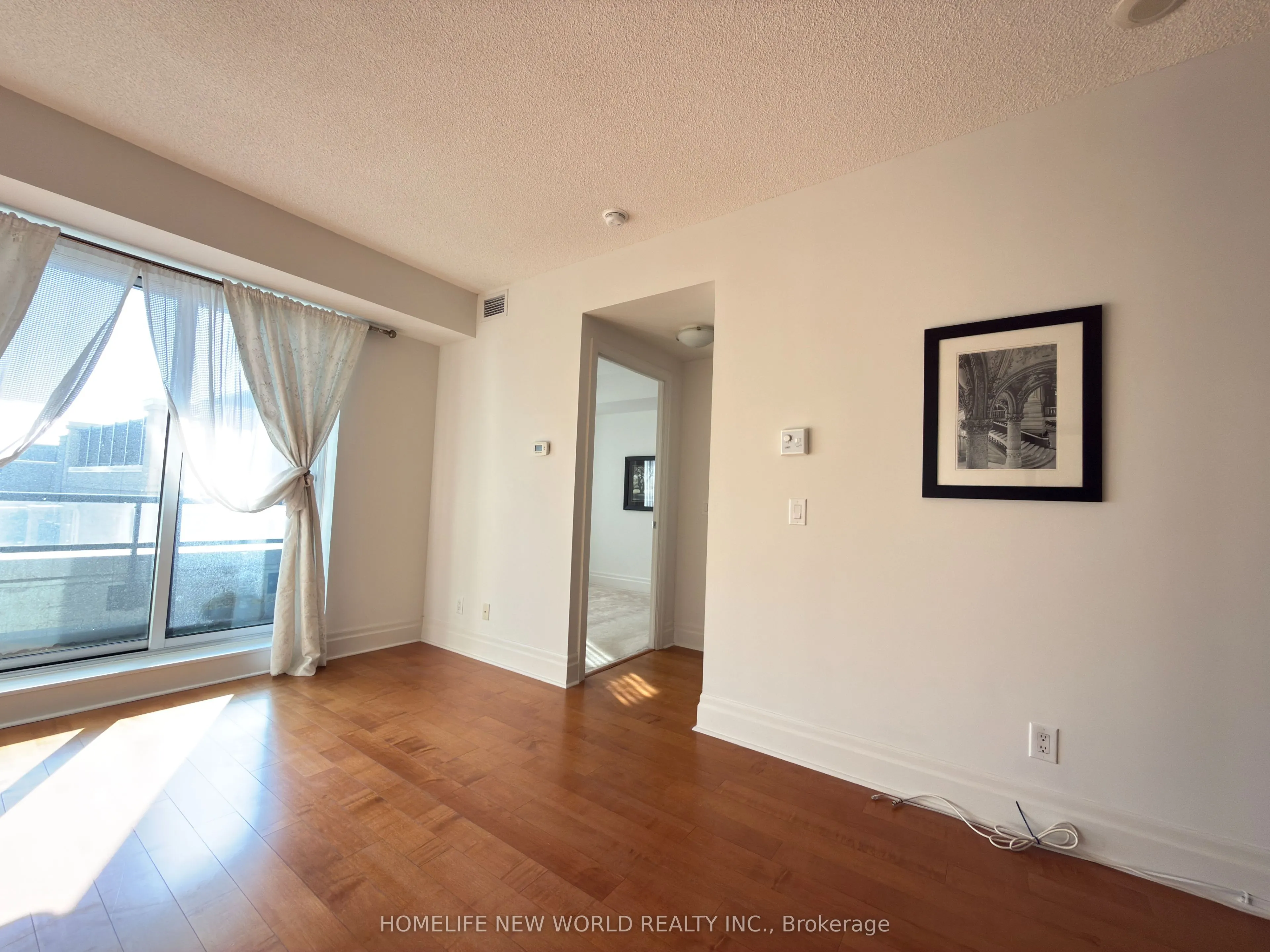 151 Upper Duke Crescent #403