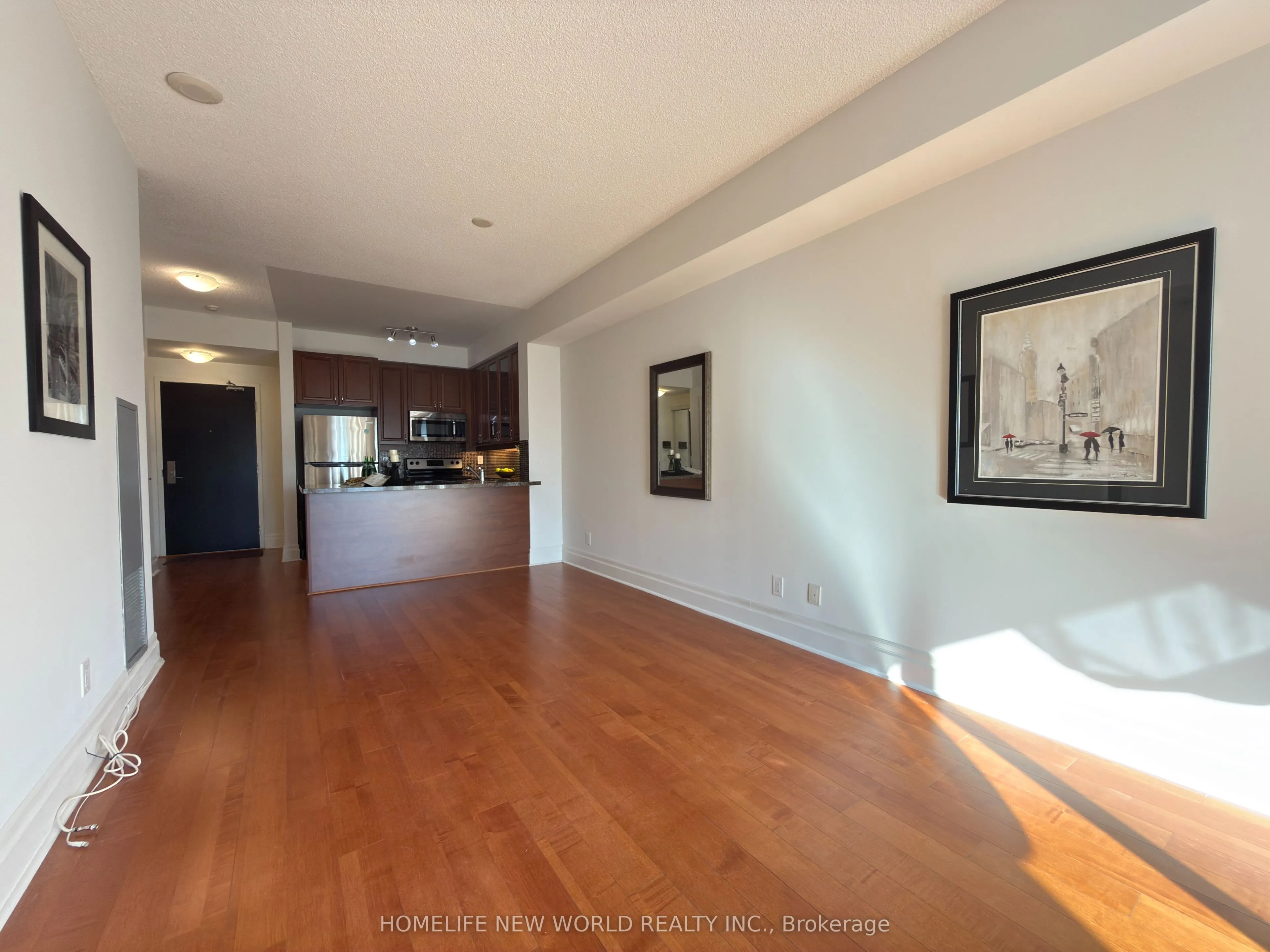 151 Upper Duke Crescent #403