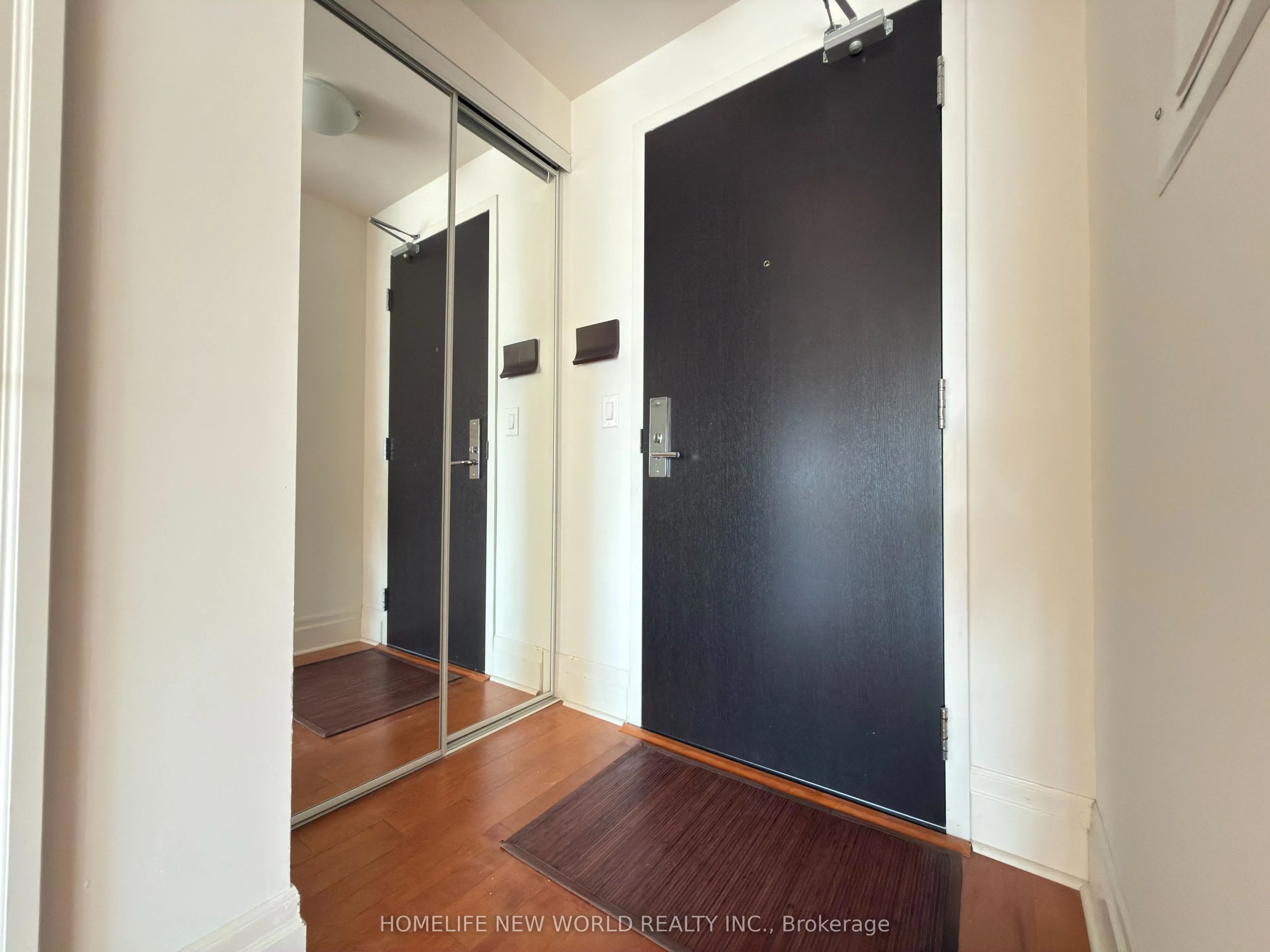151 Upper Duke Crescent #403