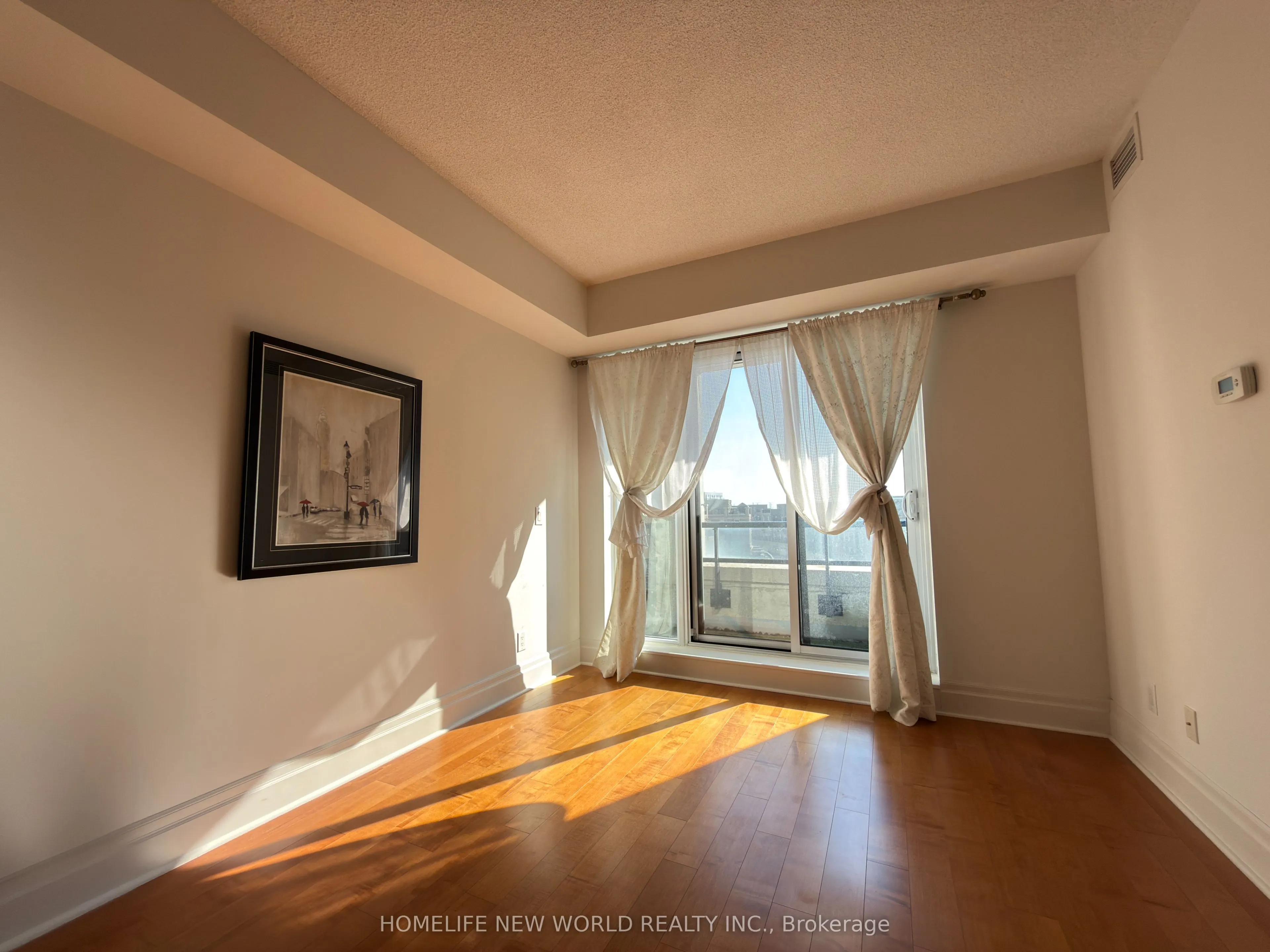 151 Upper Duke Crescent #403