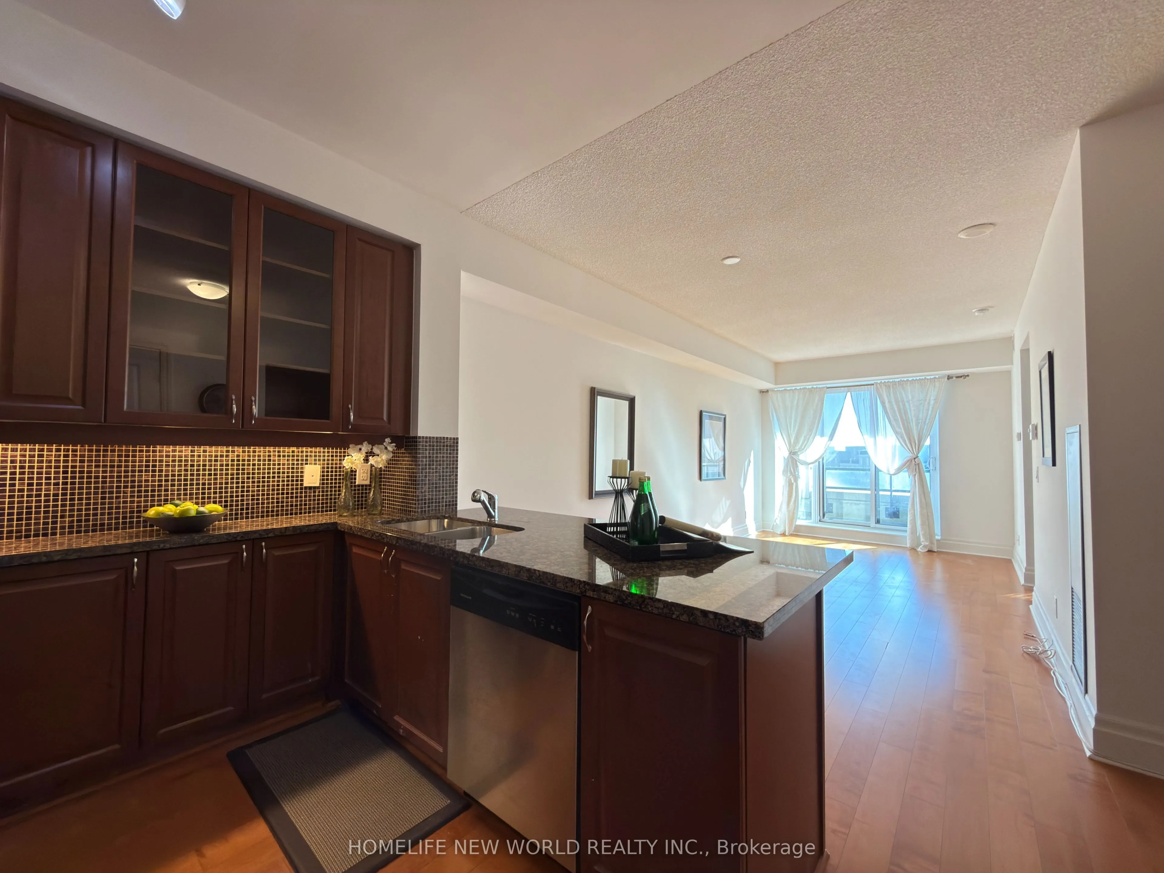 151 Upper Duke Crescent #403