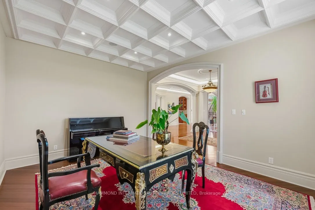 776 Woodland Acres Crescent