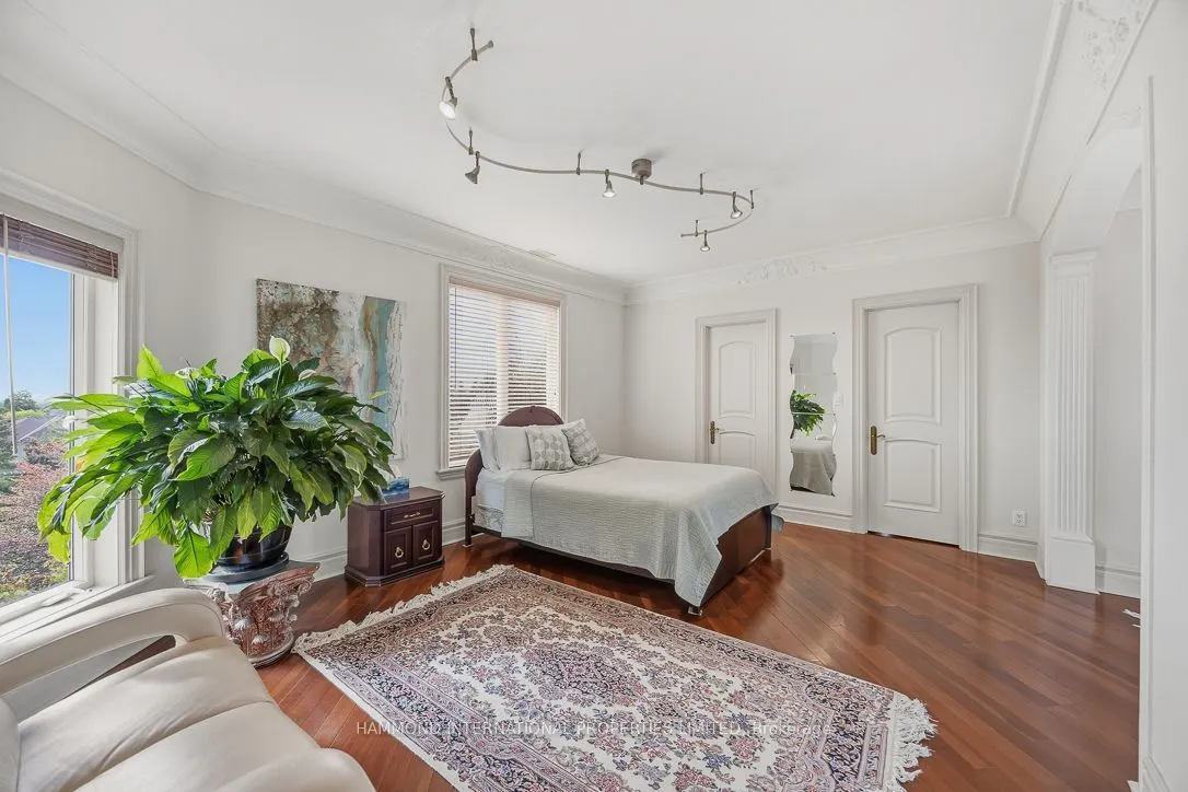 776 Woodland Acres Crescent