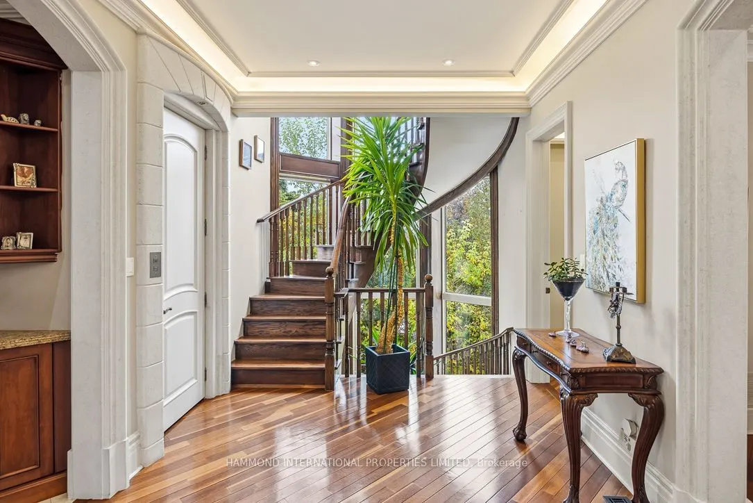 776 Woodland Acres Crescent