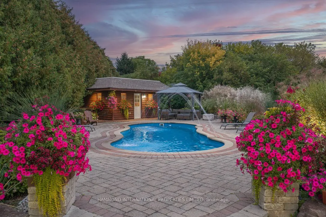 776 Woodland Acres Crescent