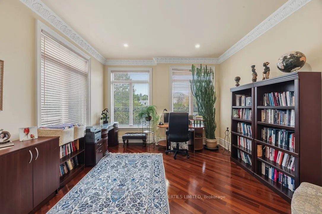 776 Woodland Acres Crescent