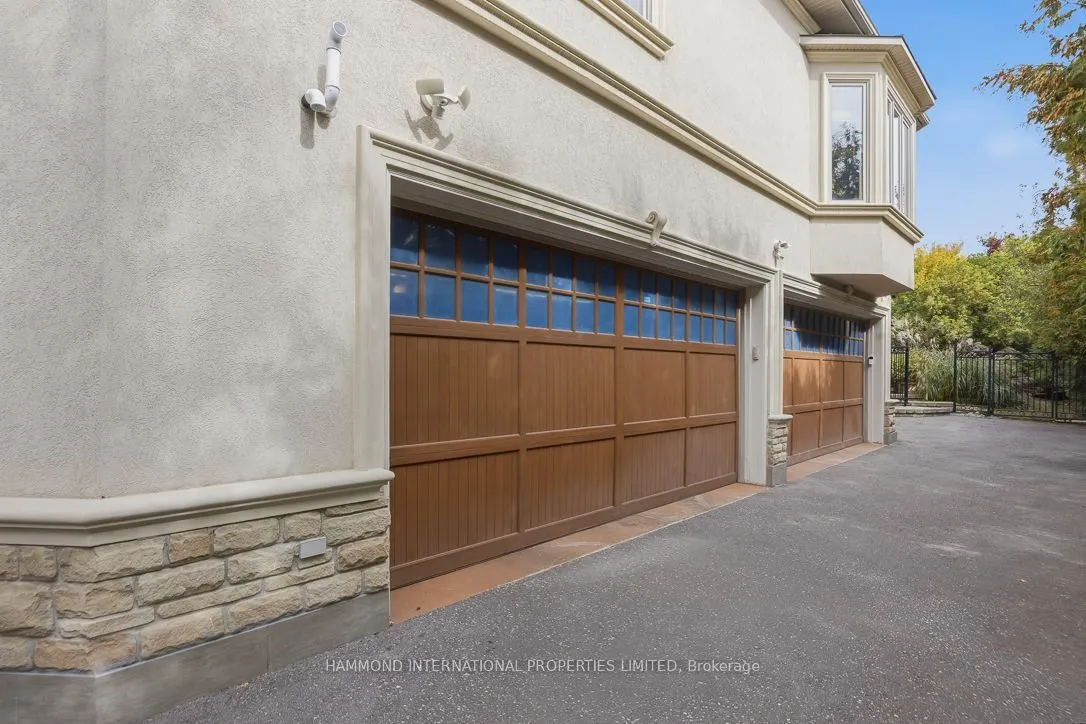 776 Woodland Acres Crescent