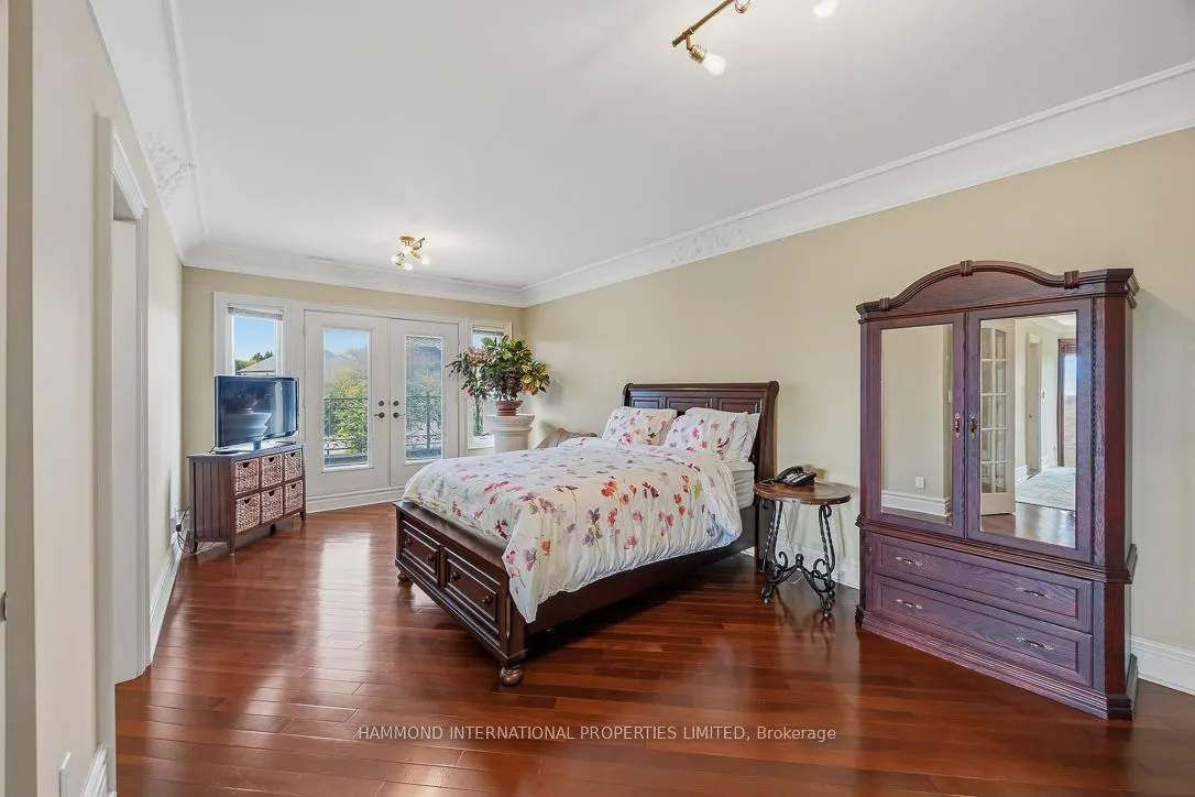 776 Woodland Acres Crescent