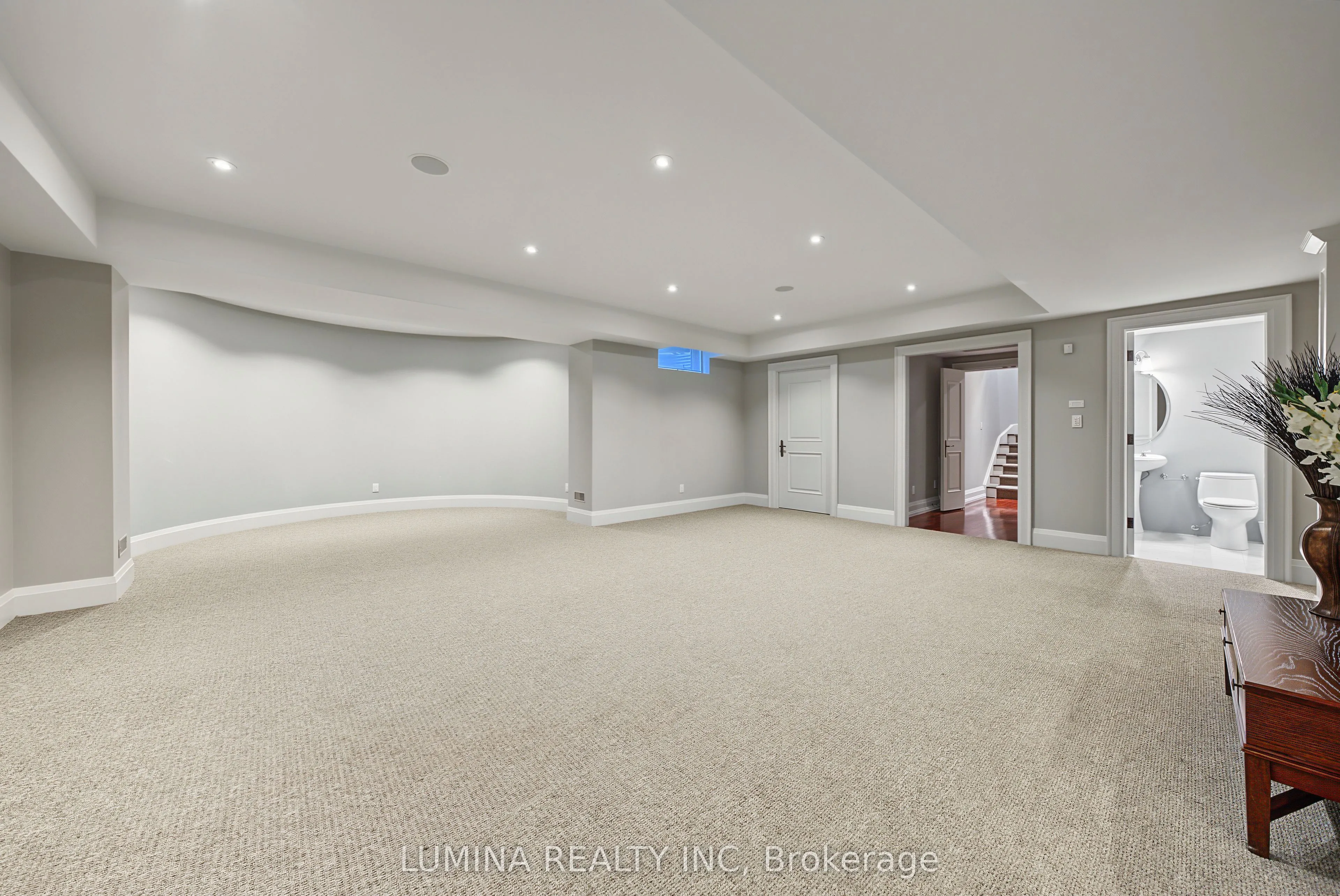 30 Davina Circle N