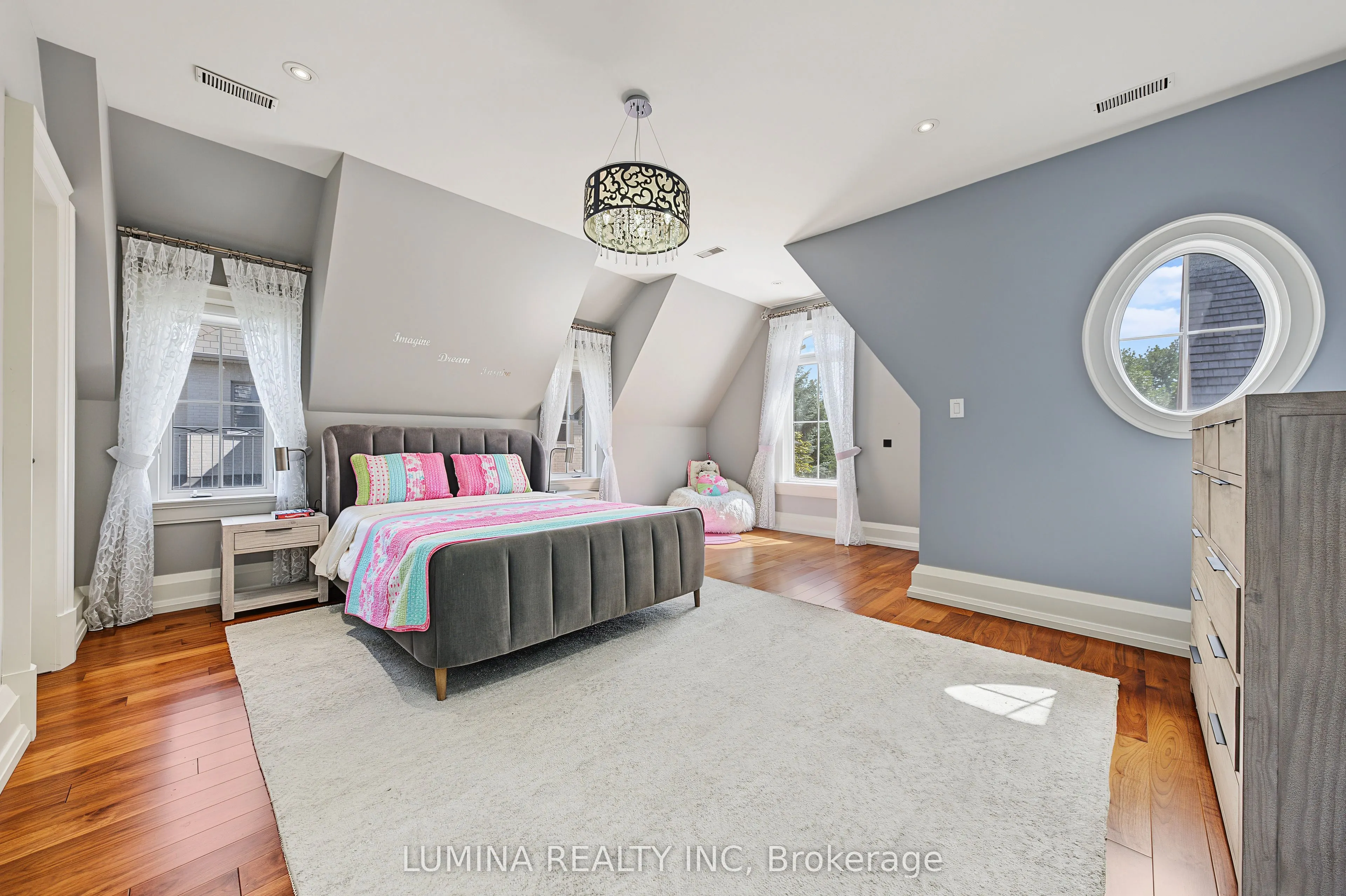 30 Davina Circle N