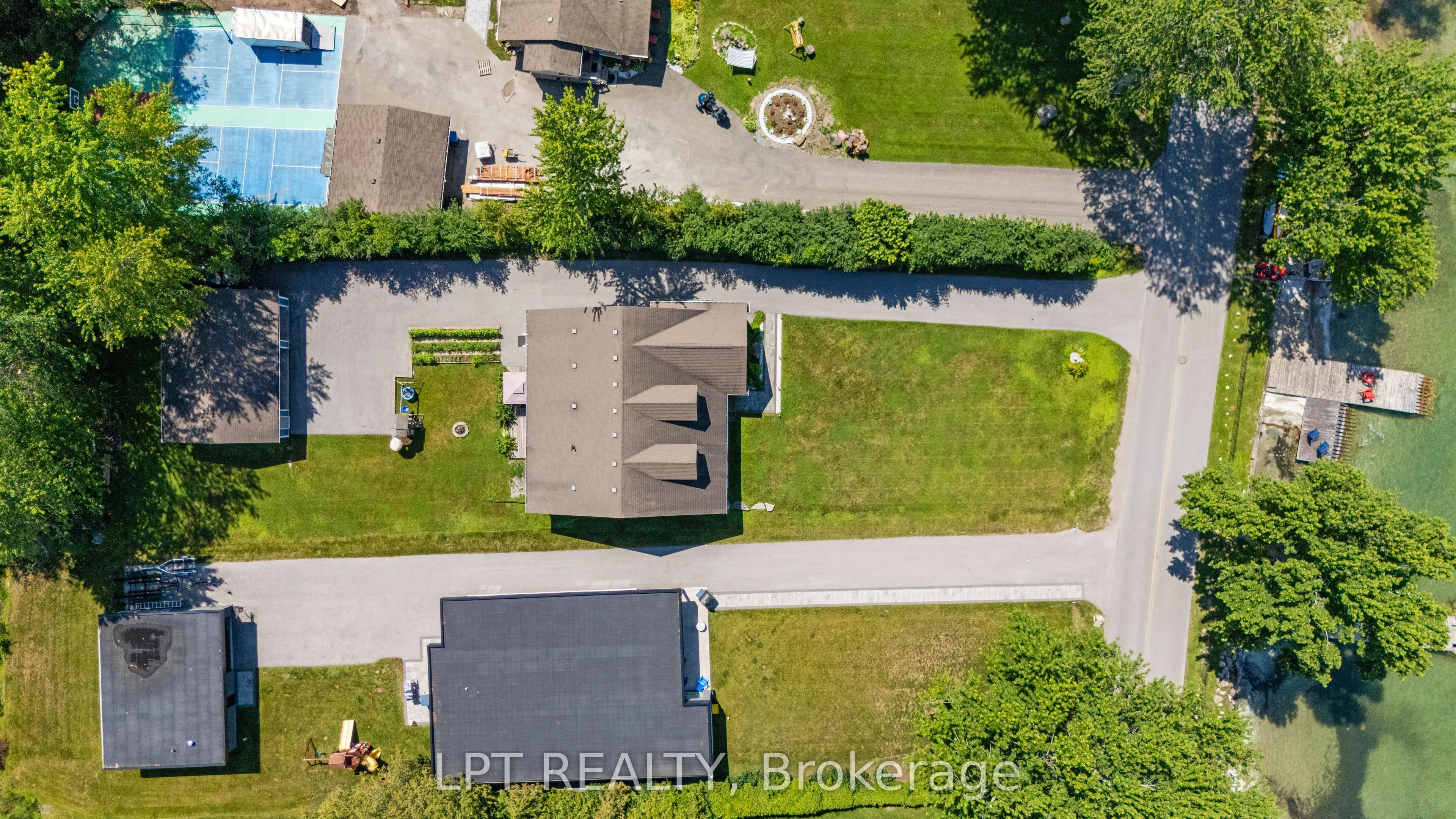173 Lake Drive E