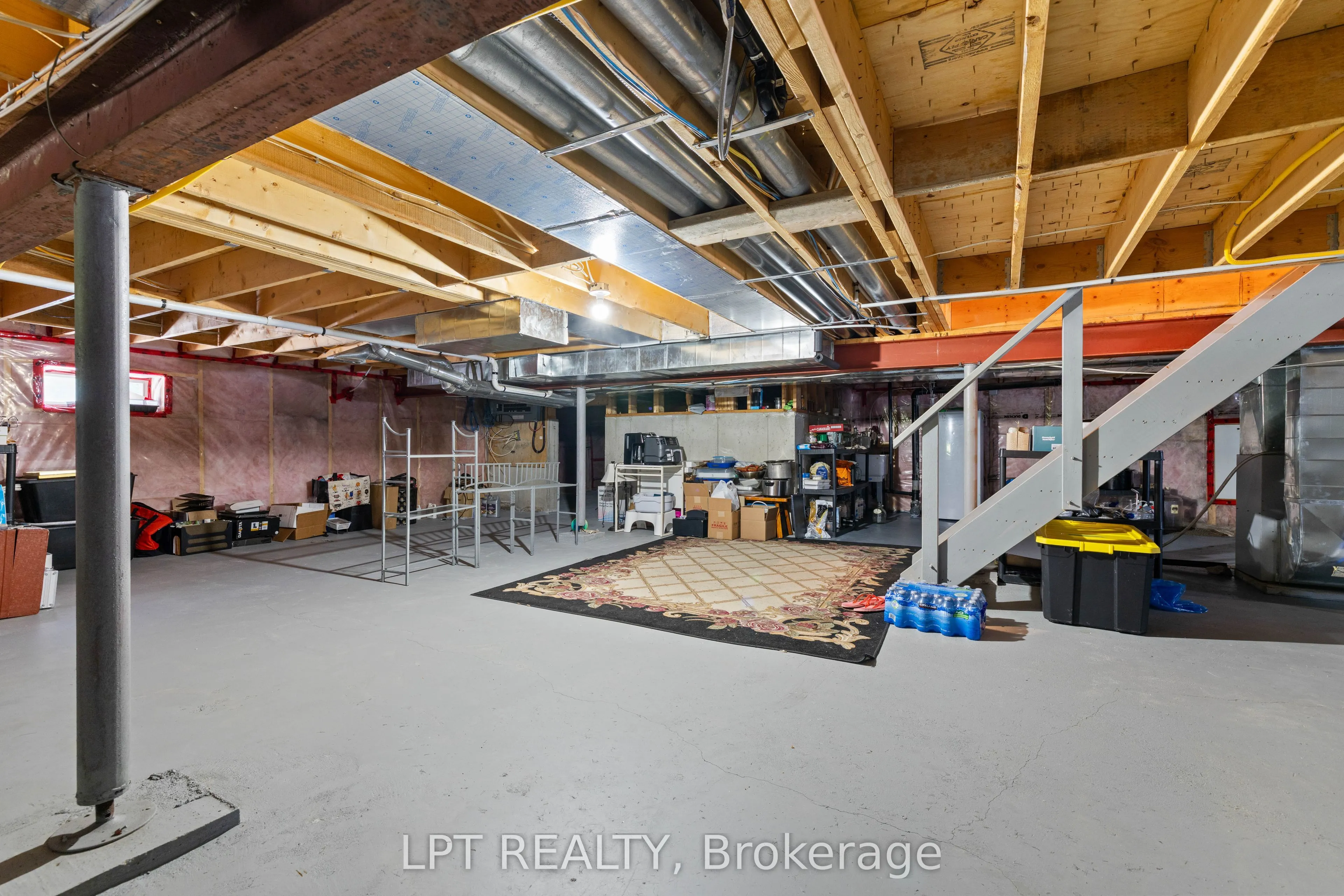 173 Lake Drive E