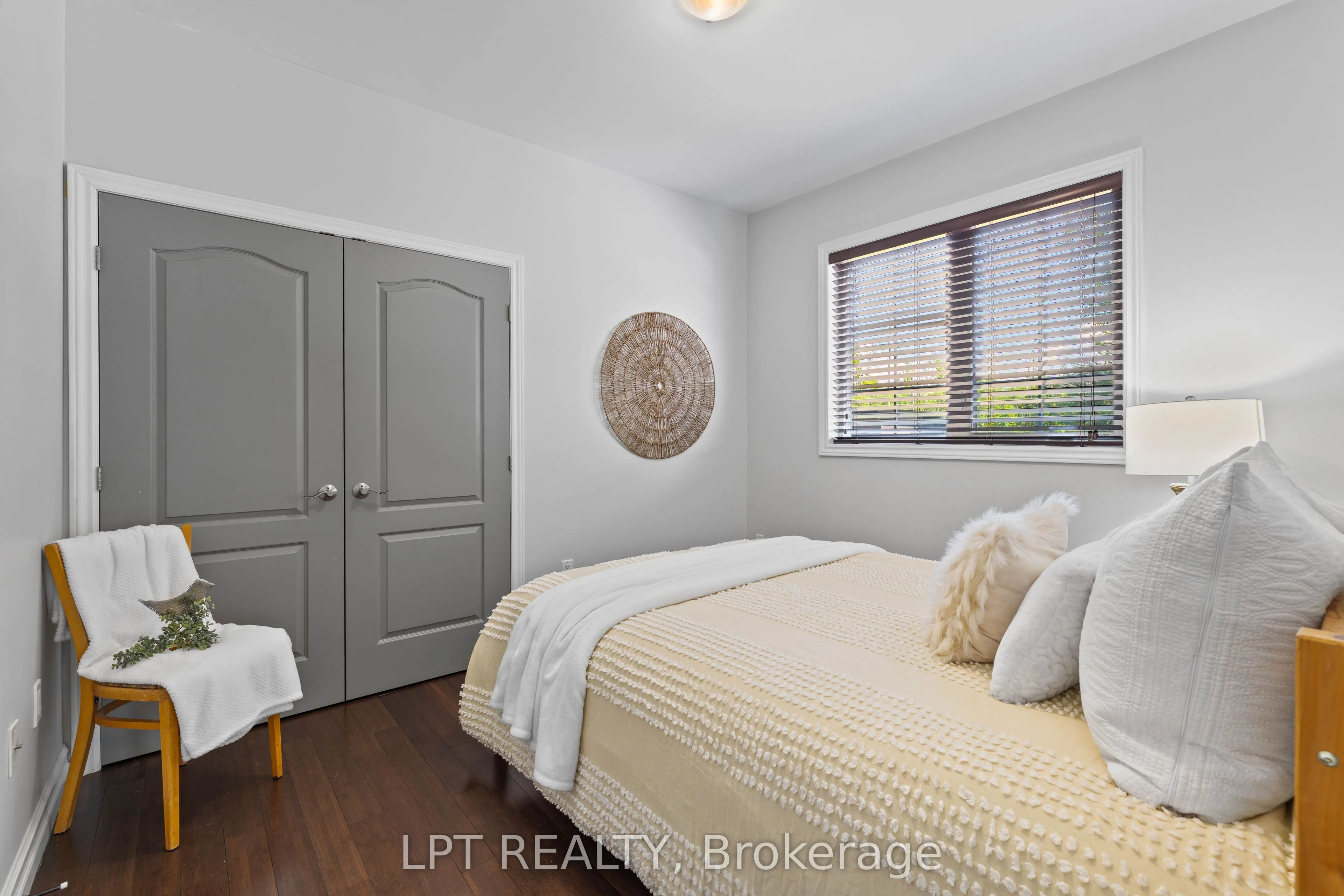 173 Lake Drive E