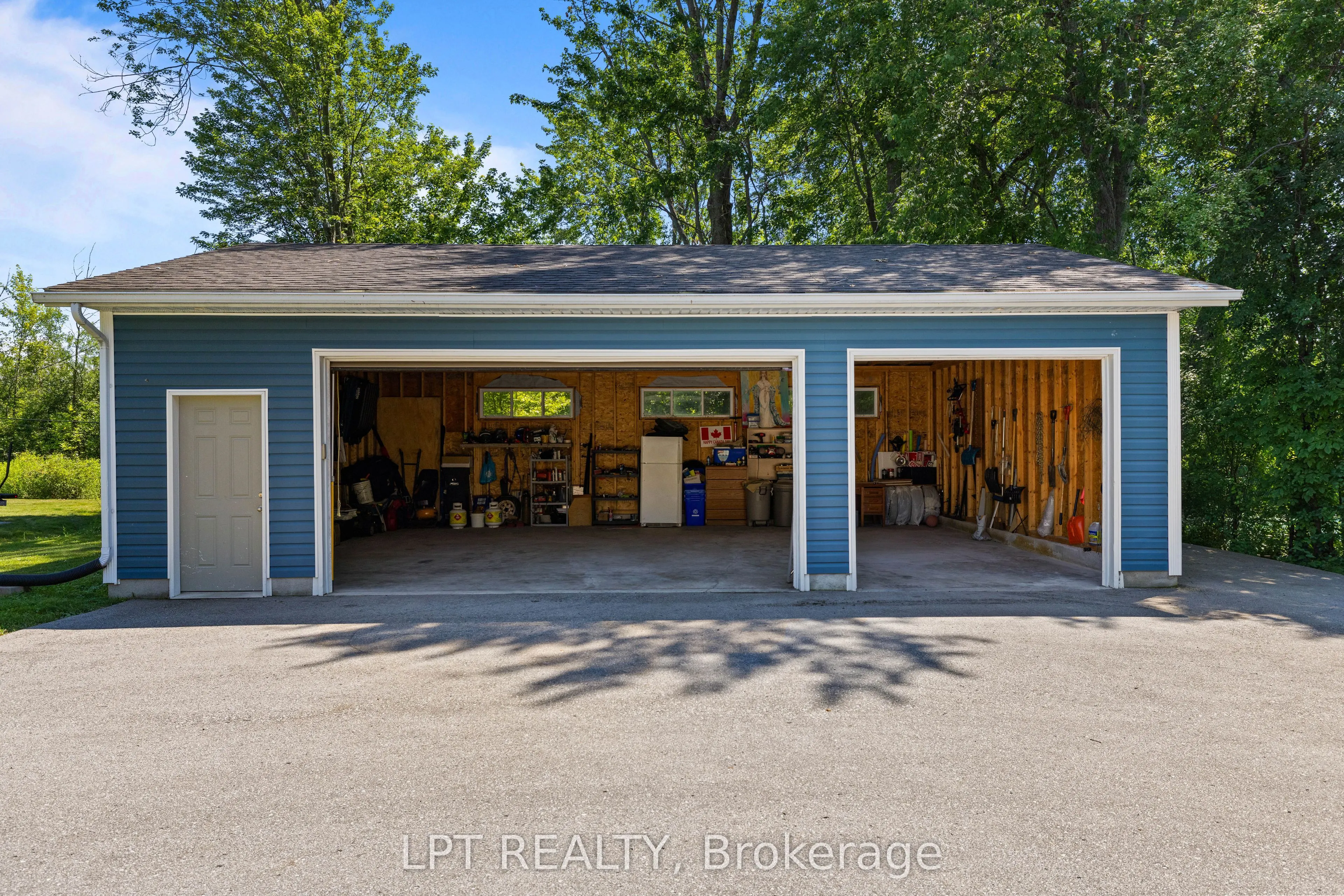 173 Lake Drive E