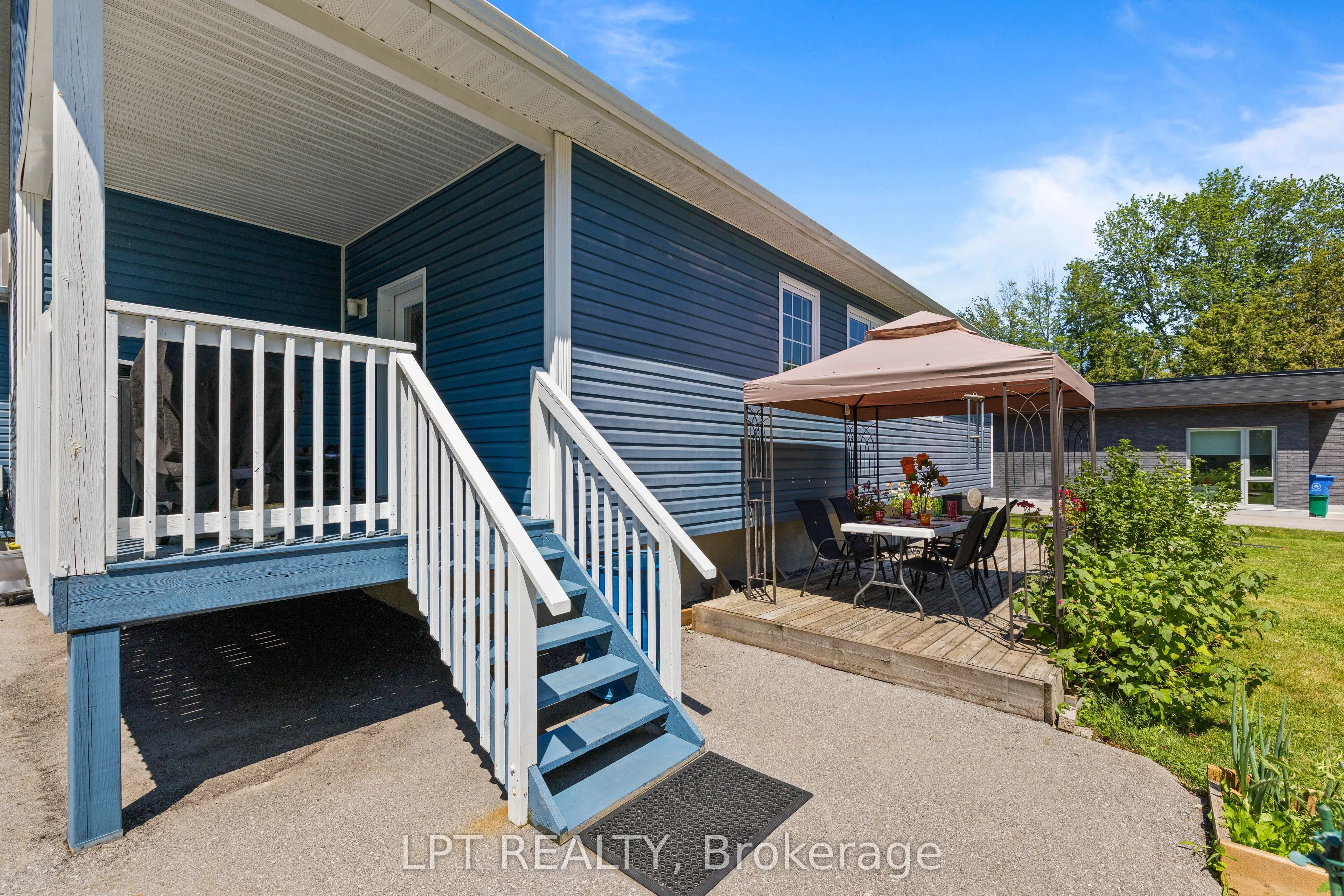 173 Lake Drive E
