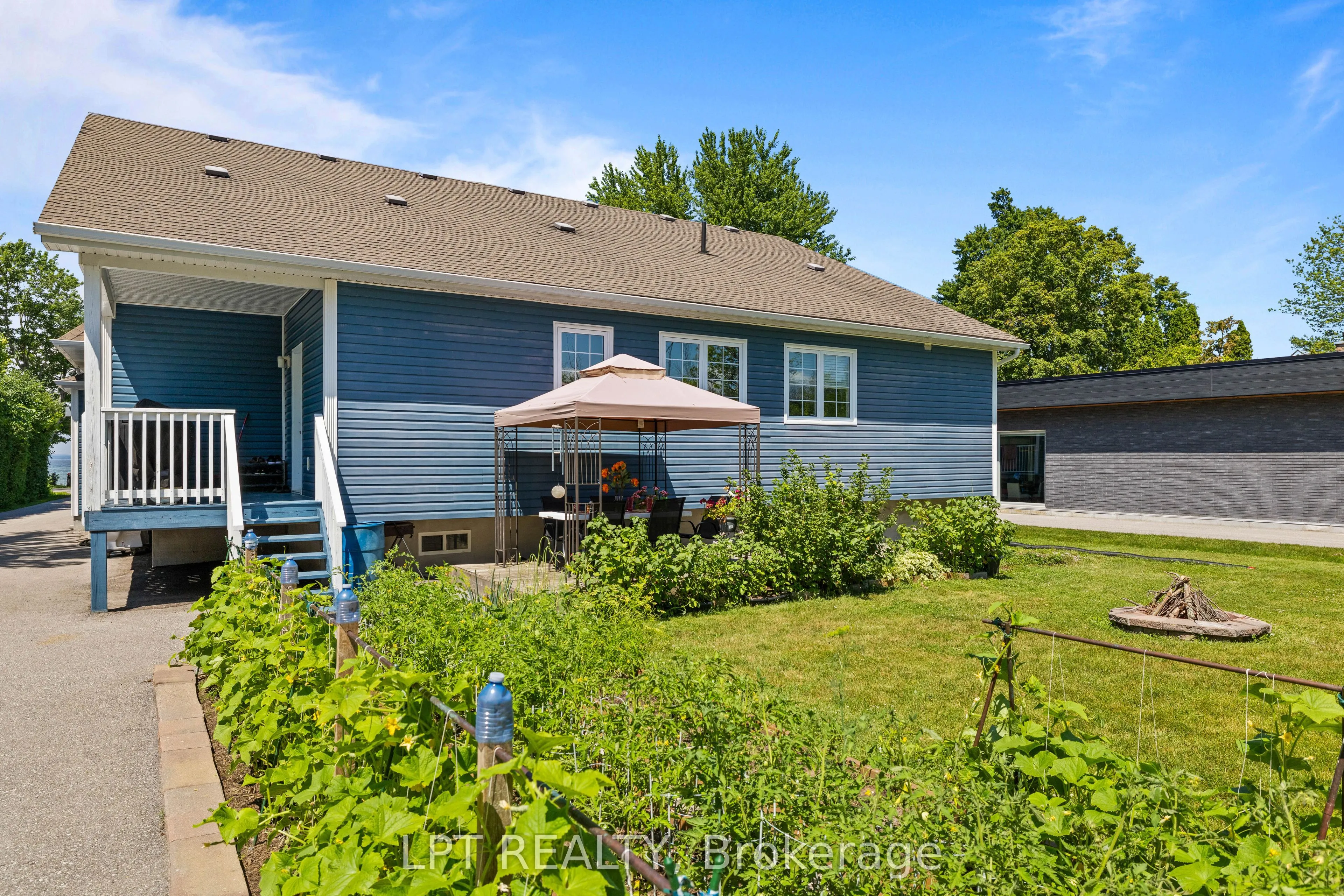 173 Lake Drive E