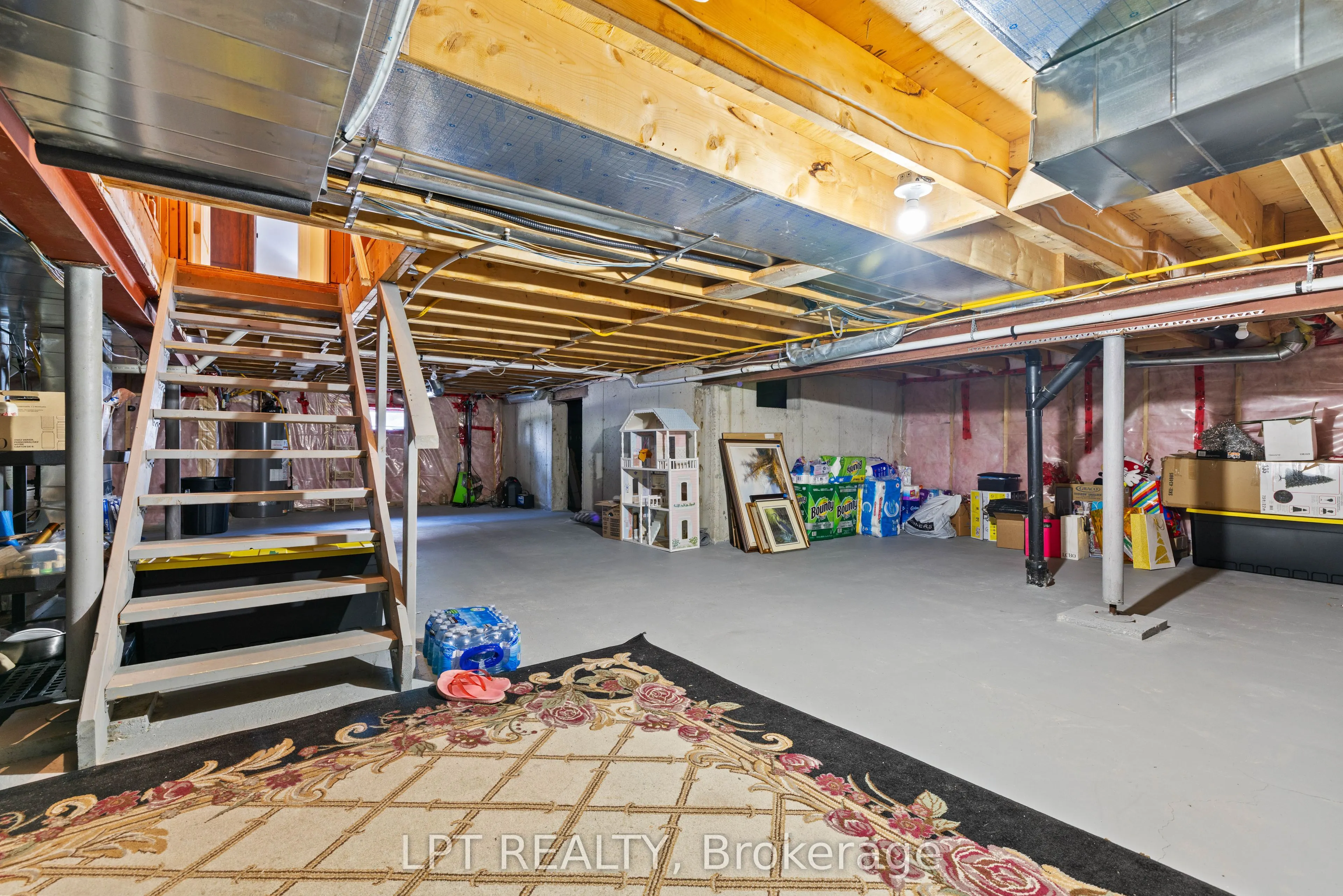 173 Lake Drive E