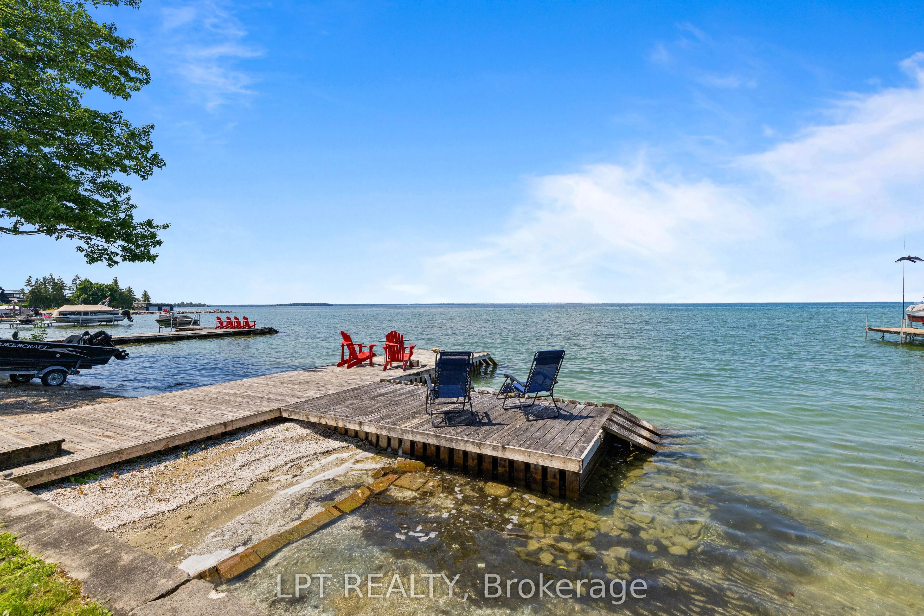 173 Lake Drive E