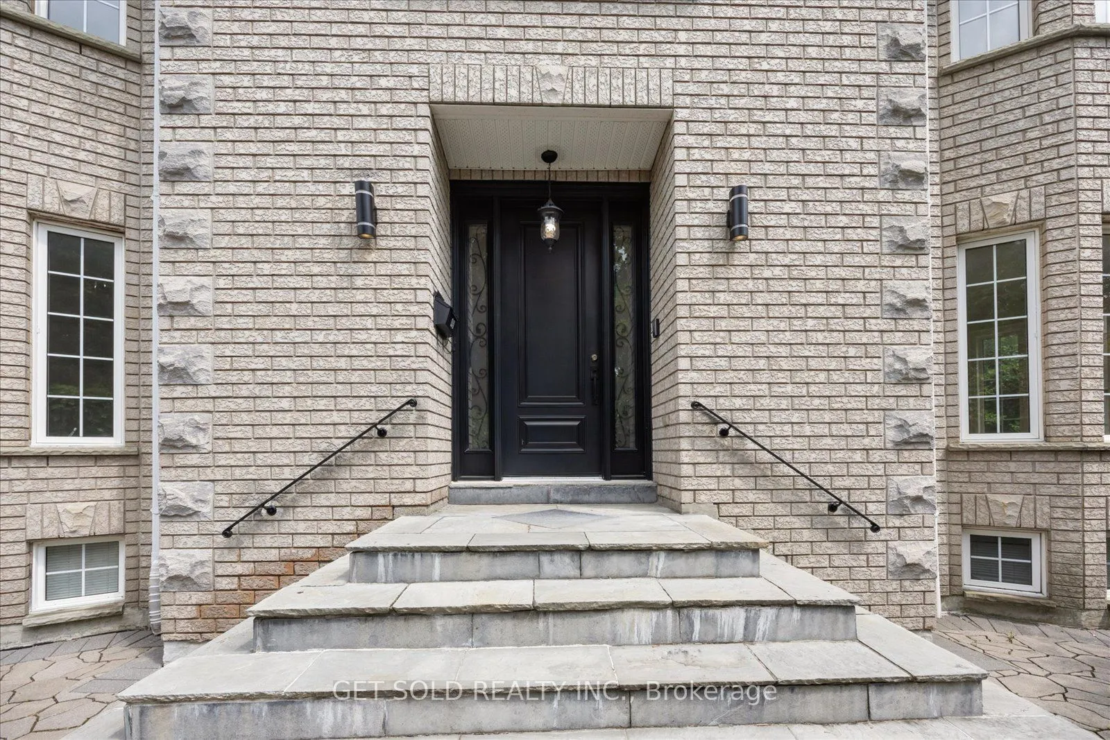 49 Pearson Avenue