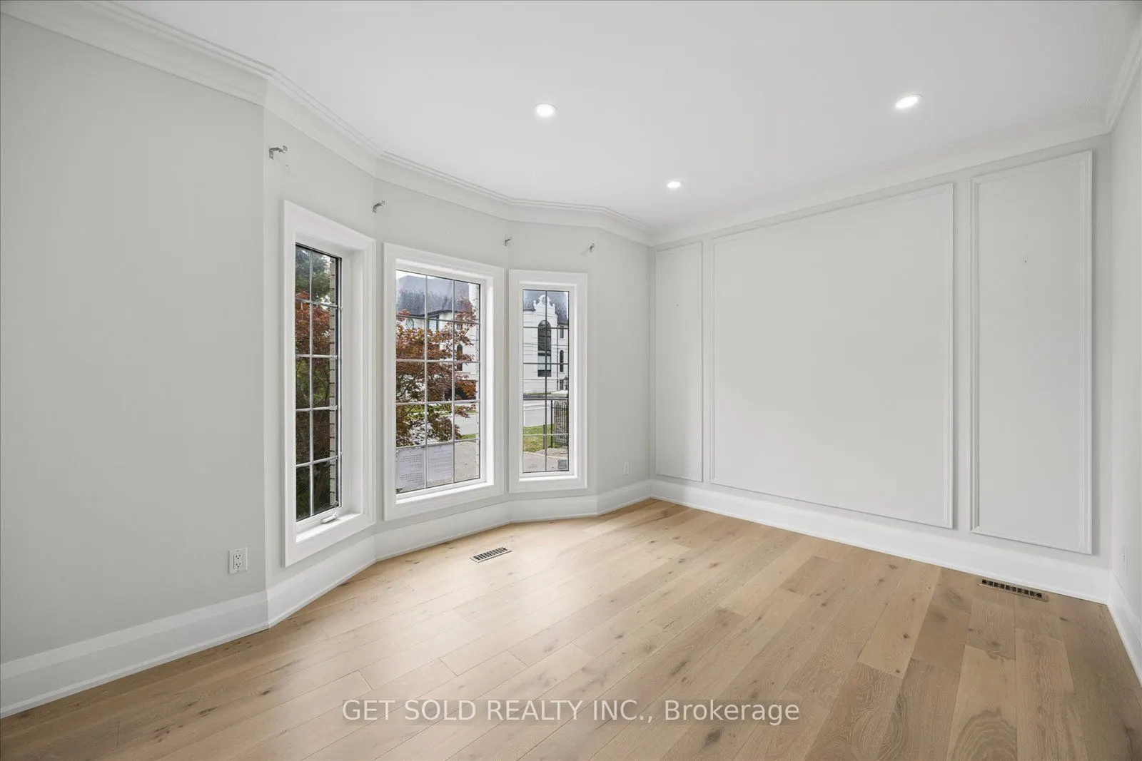 49 Pearson Avenue
