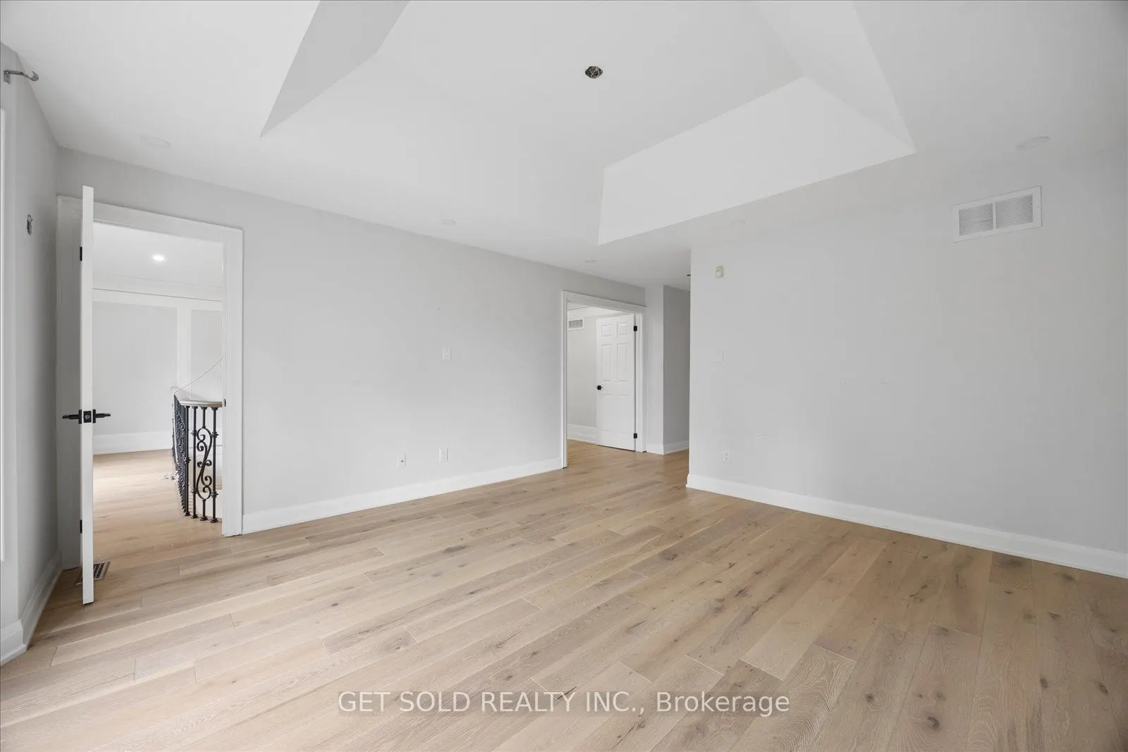 49 Pearson Avenue