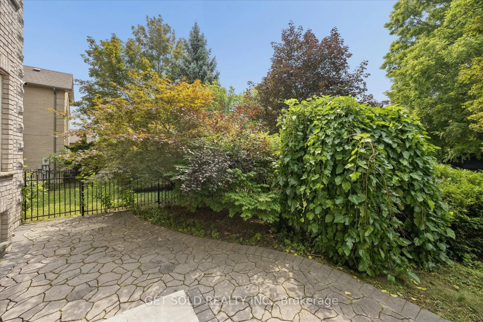 49 Pearson Avenue