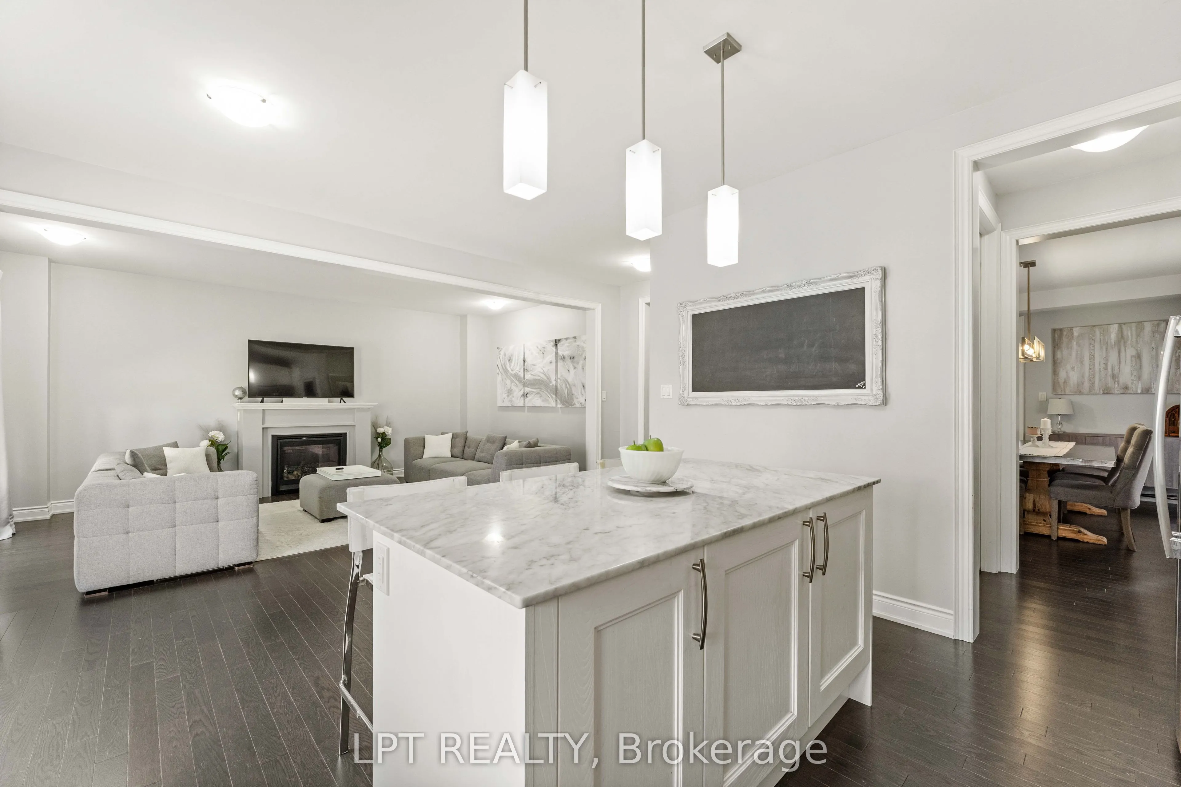 20 Manor Forest Road