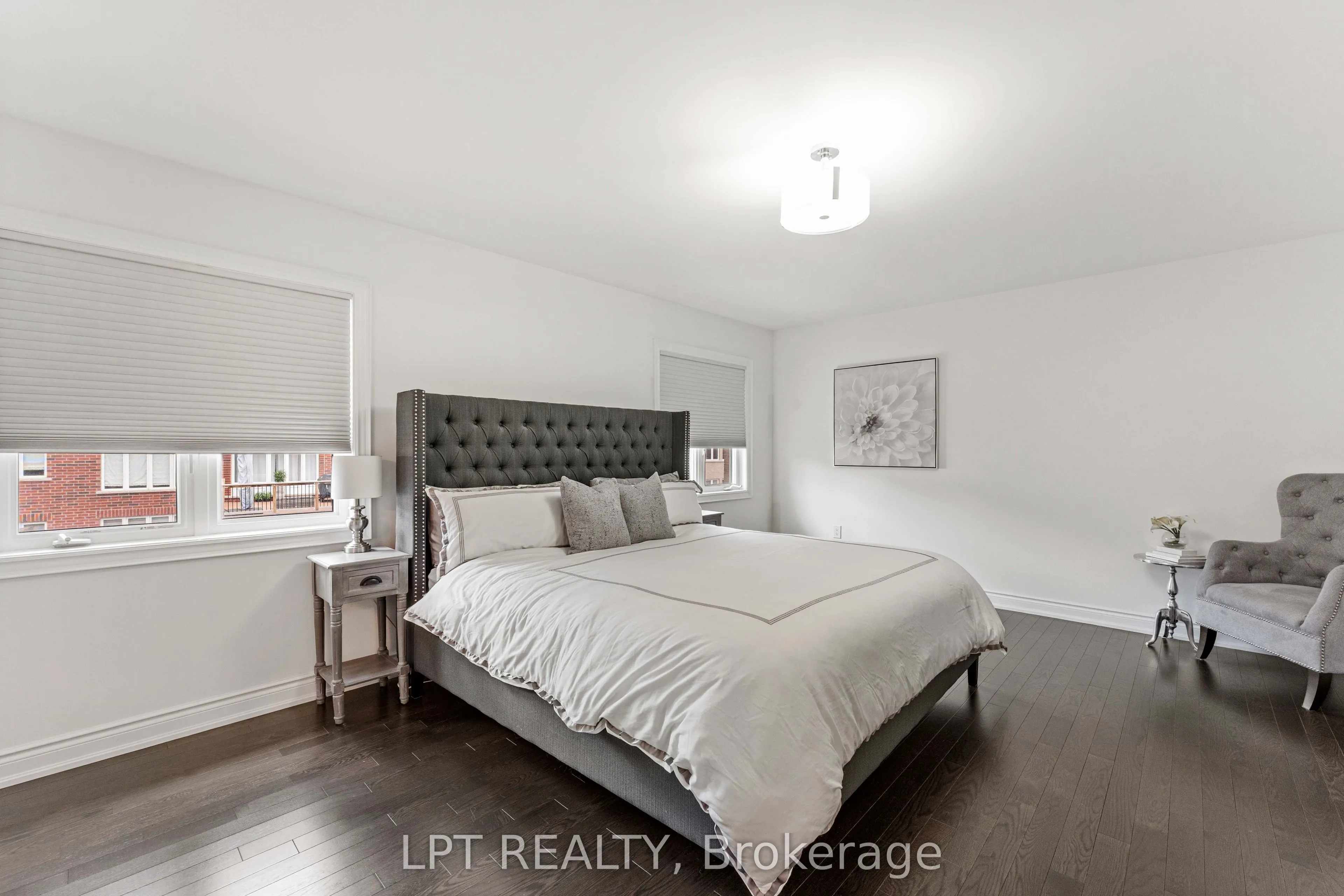 20 Manor Forest Road