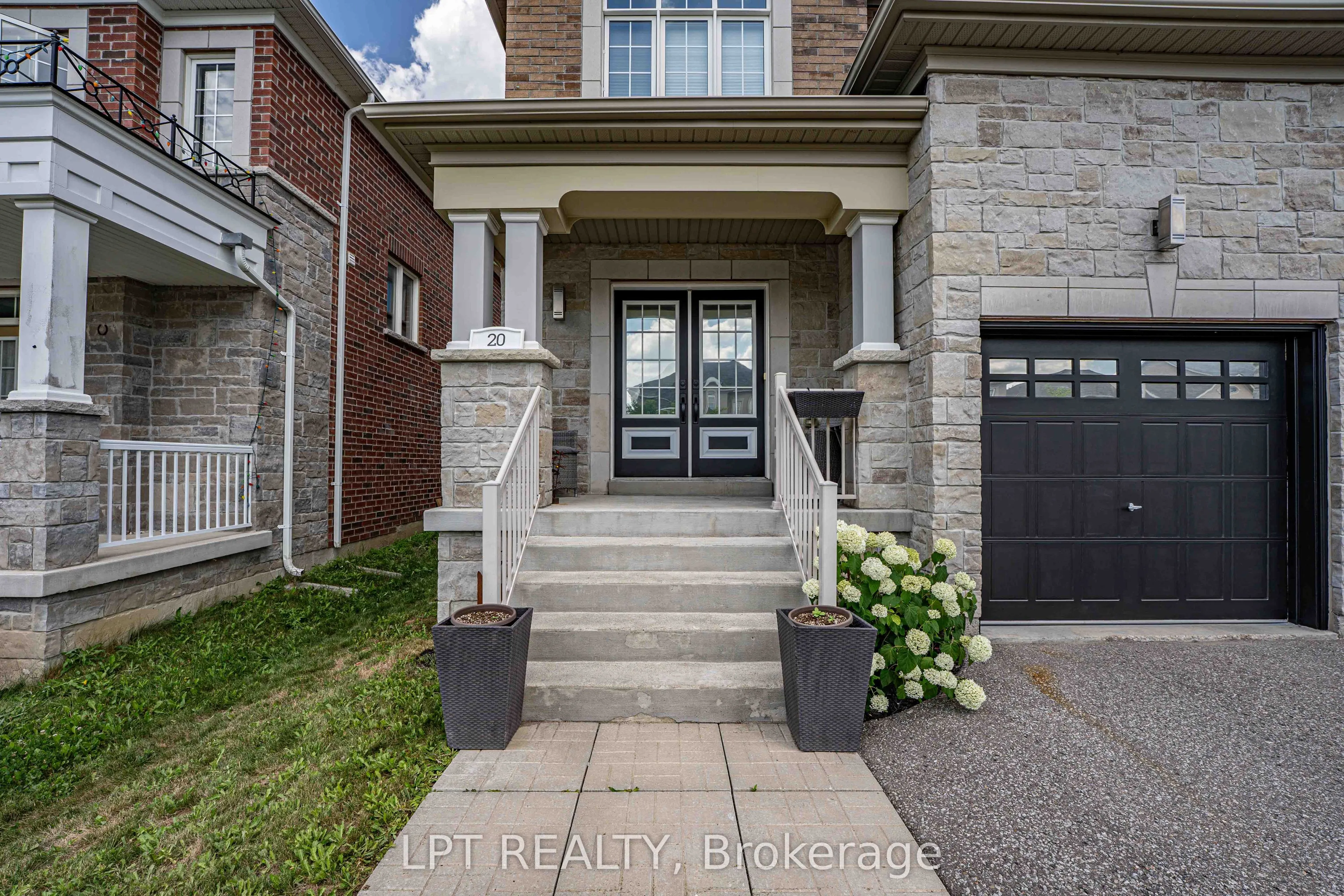 20 Manor Forest Road