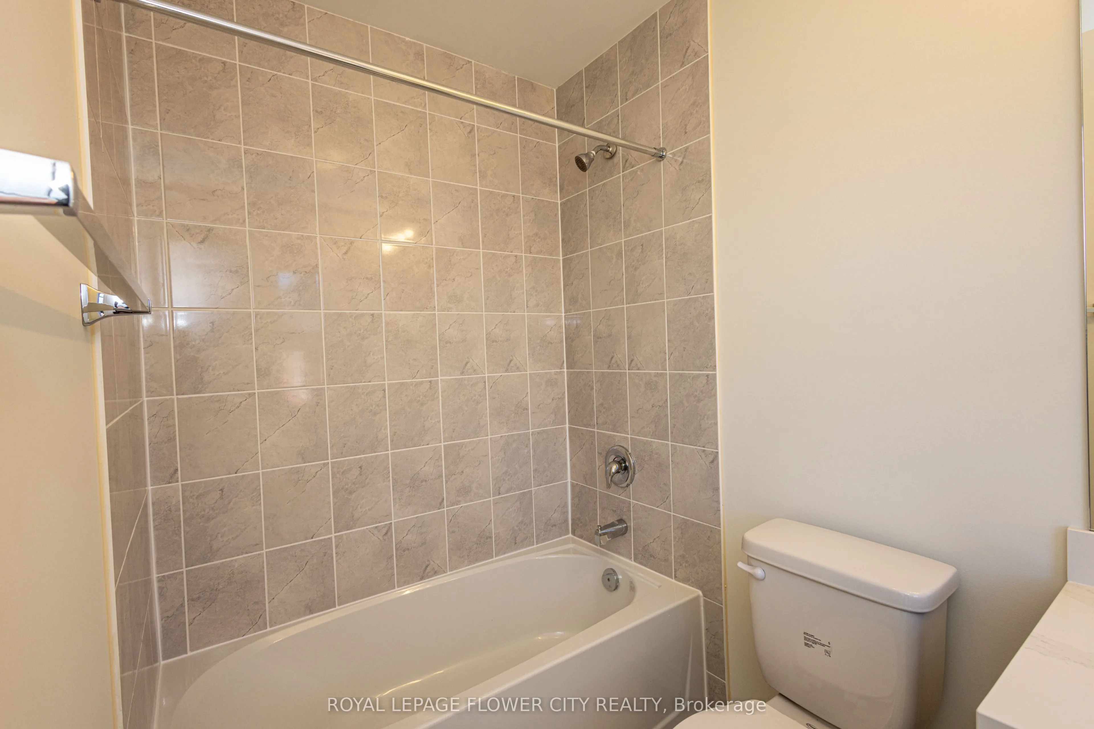 16 Ravenscraig Place #12