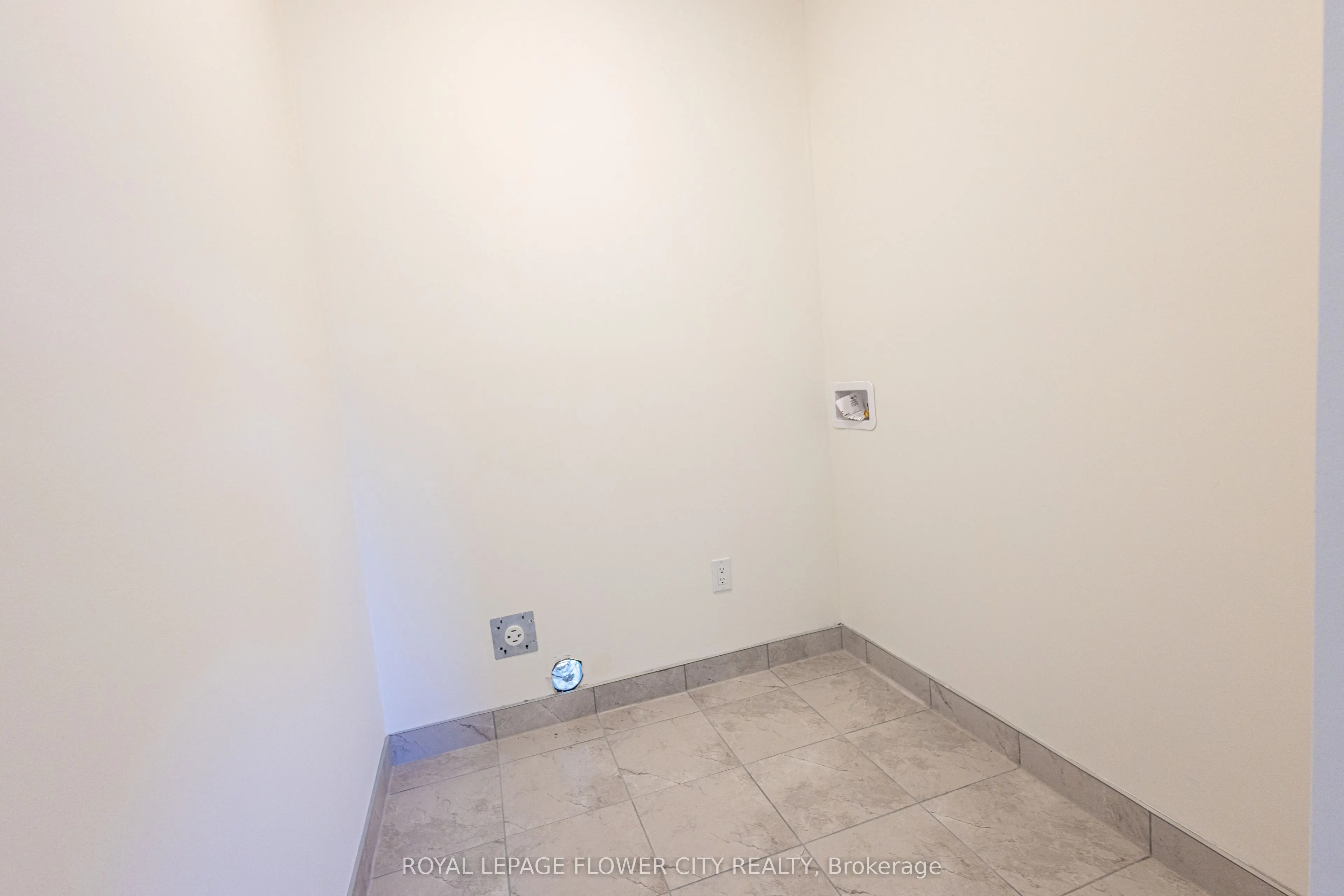 16 Ravenscraig Place #12