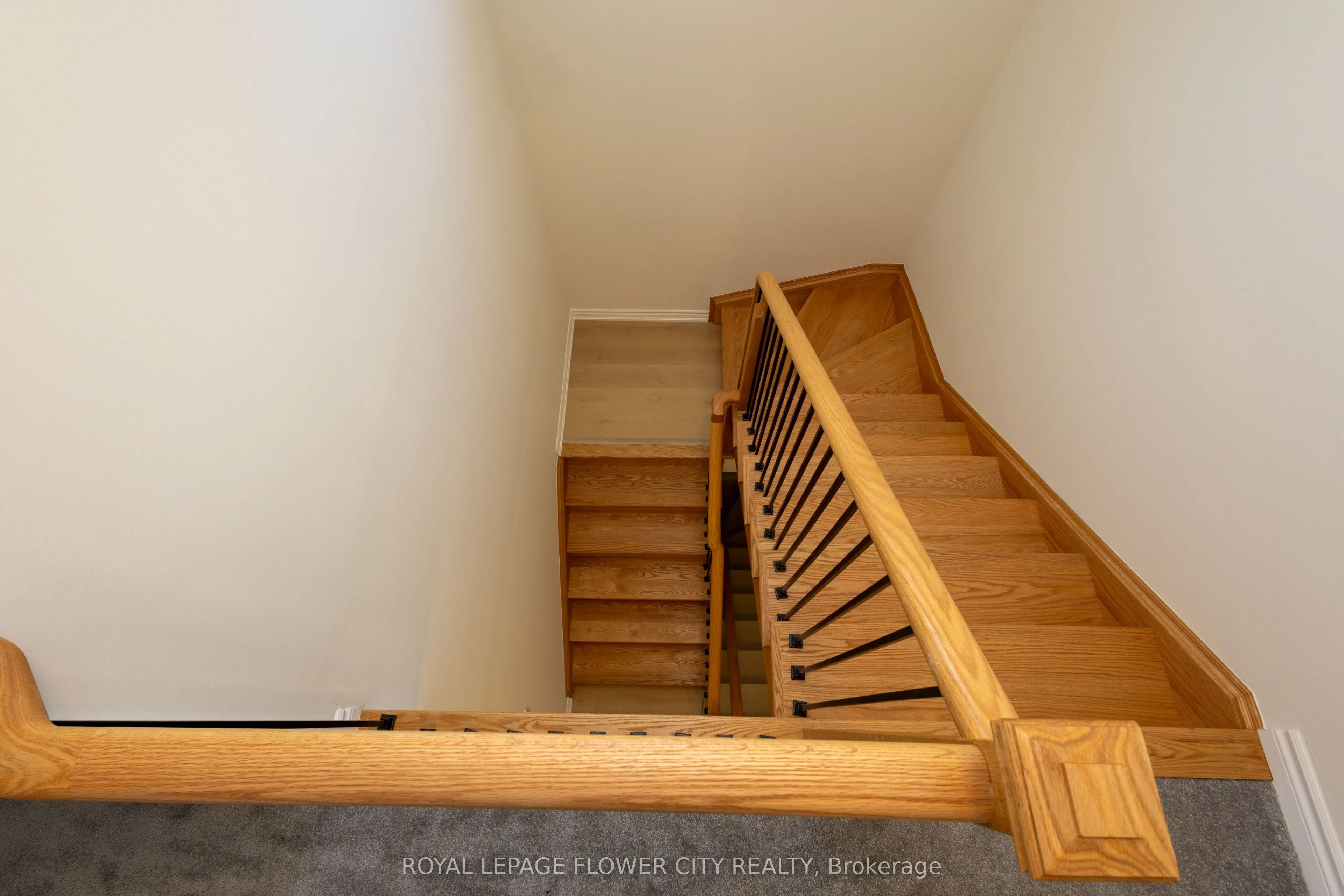 16 Ravenscraig Place #12