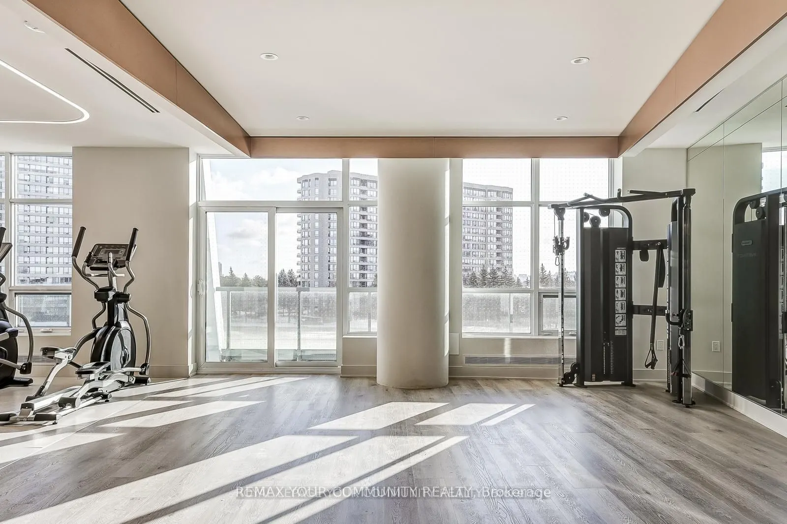30 Upper Mall Way #3006