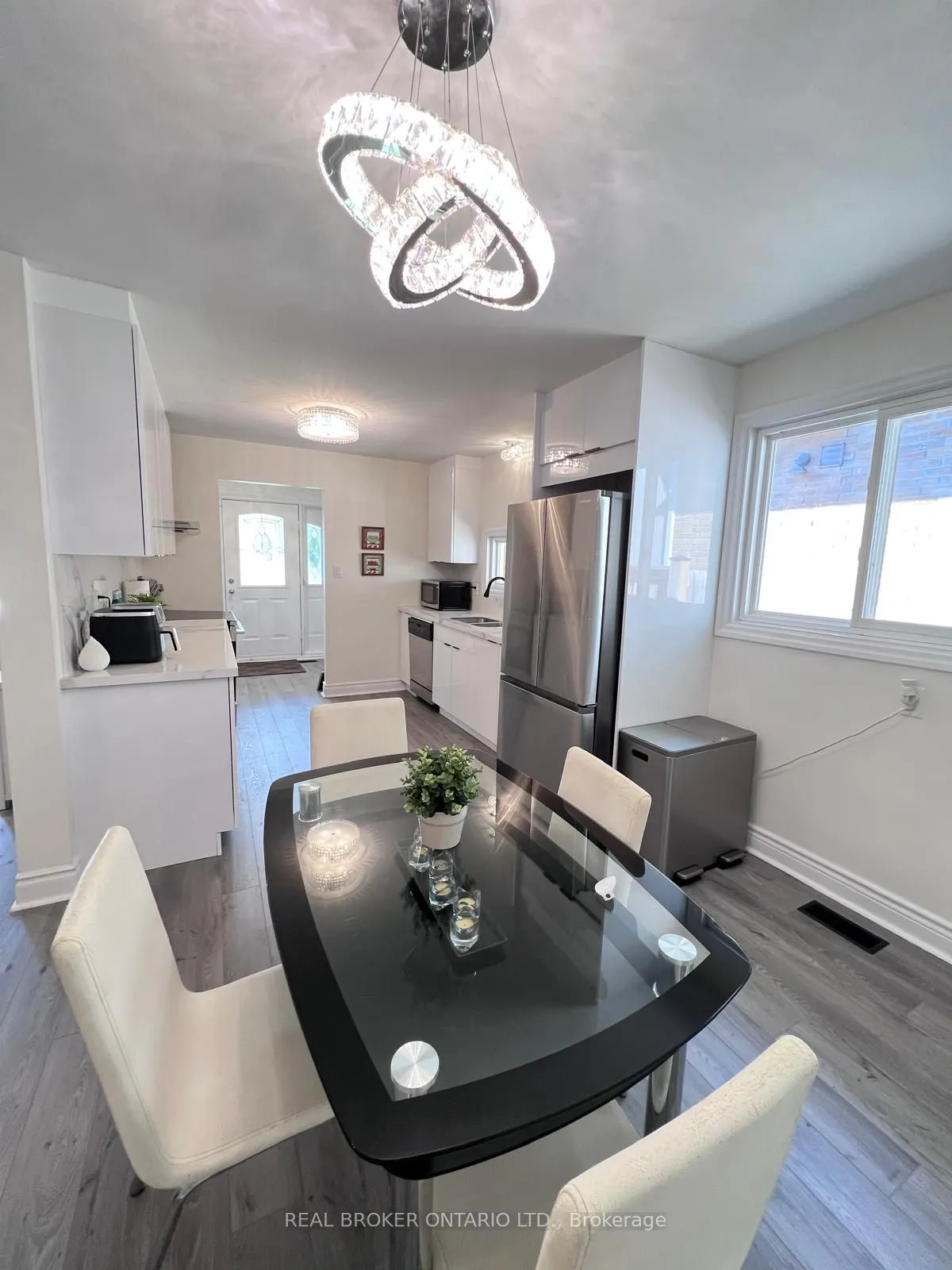 105 Fred Varley Drive