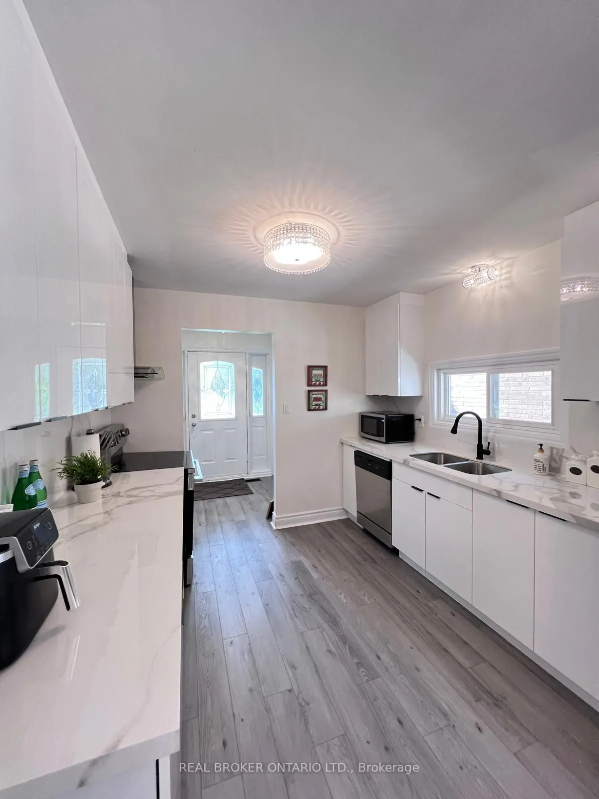 105 Fred Varley Drive