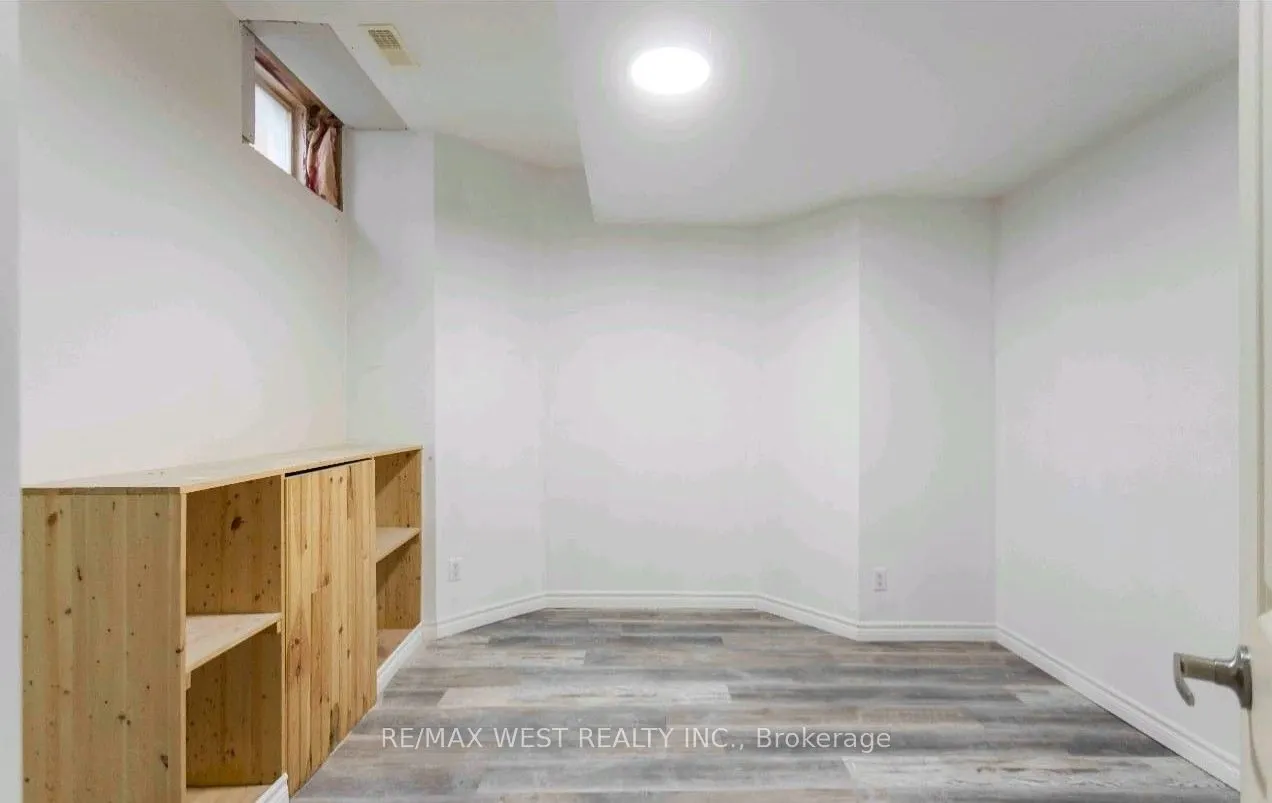2 Kidd Crescent #Basement