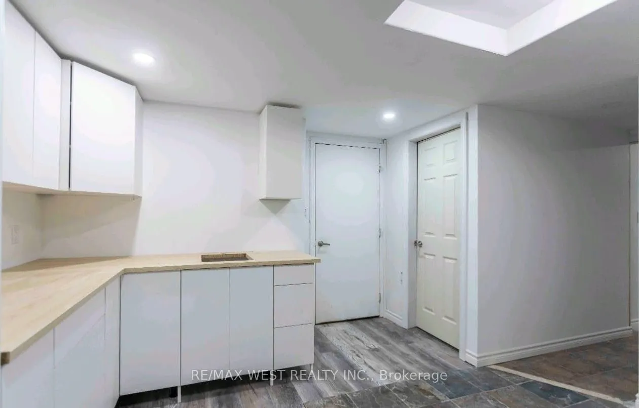 2 Kidd Crescent #Basement