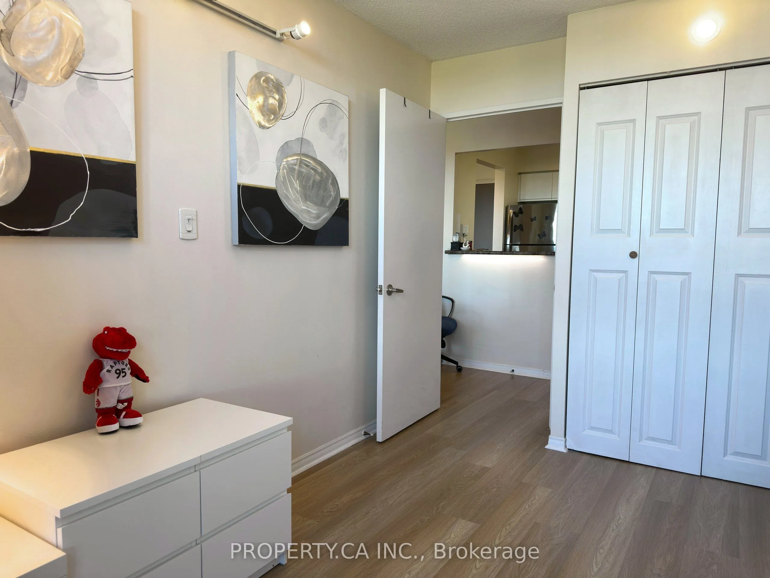 91 Townsgate Drive #701