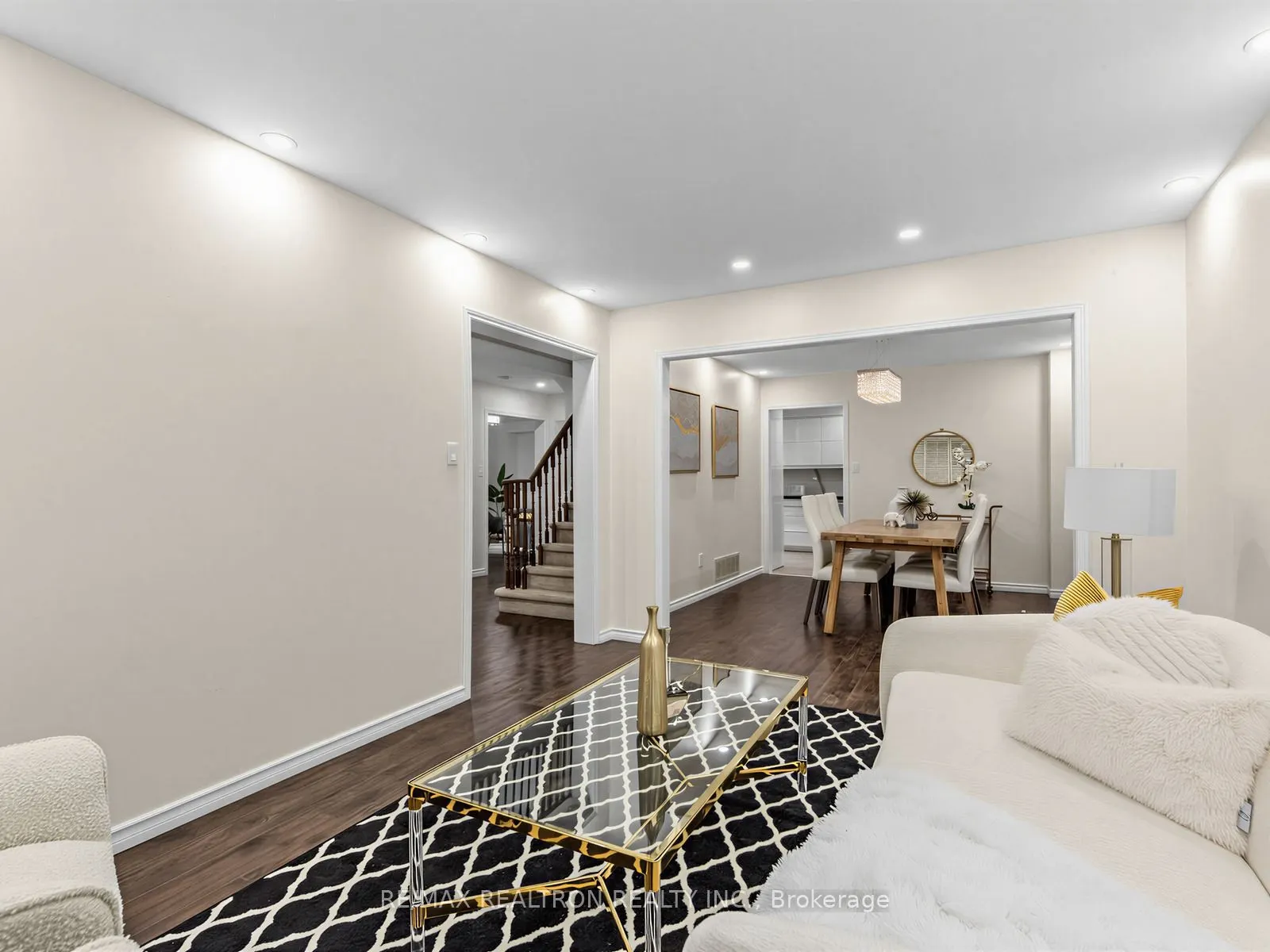 328 Salisbury Lane