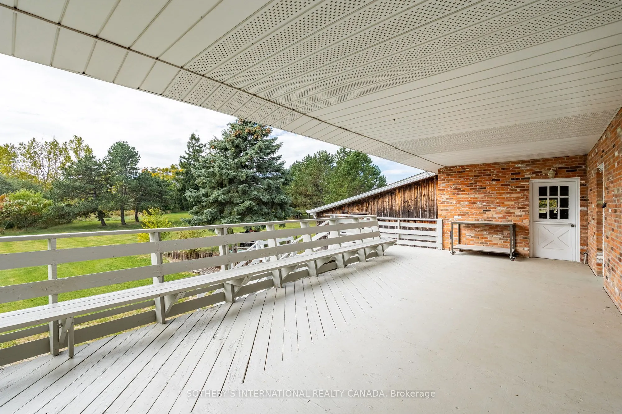 6055 17th Side Road