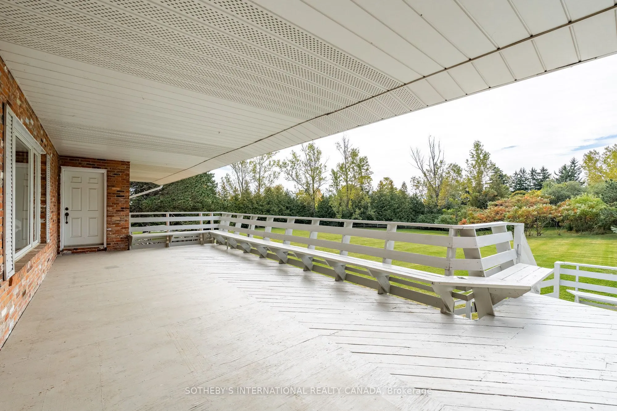 6055 17th Side Road