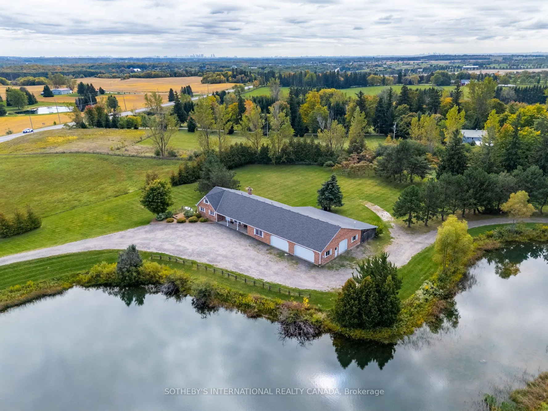 6055 17th Side Road