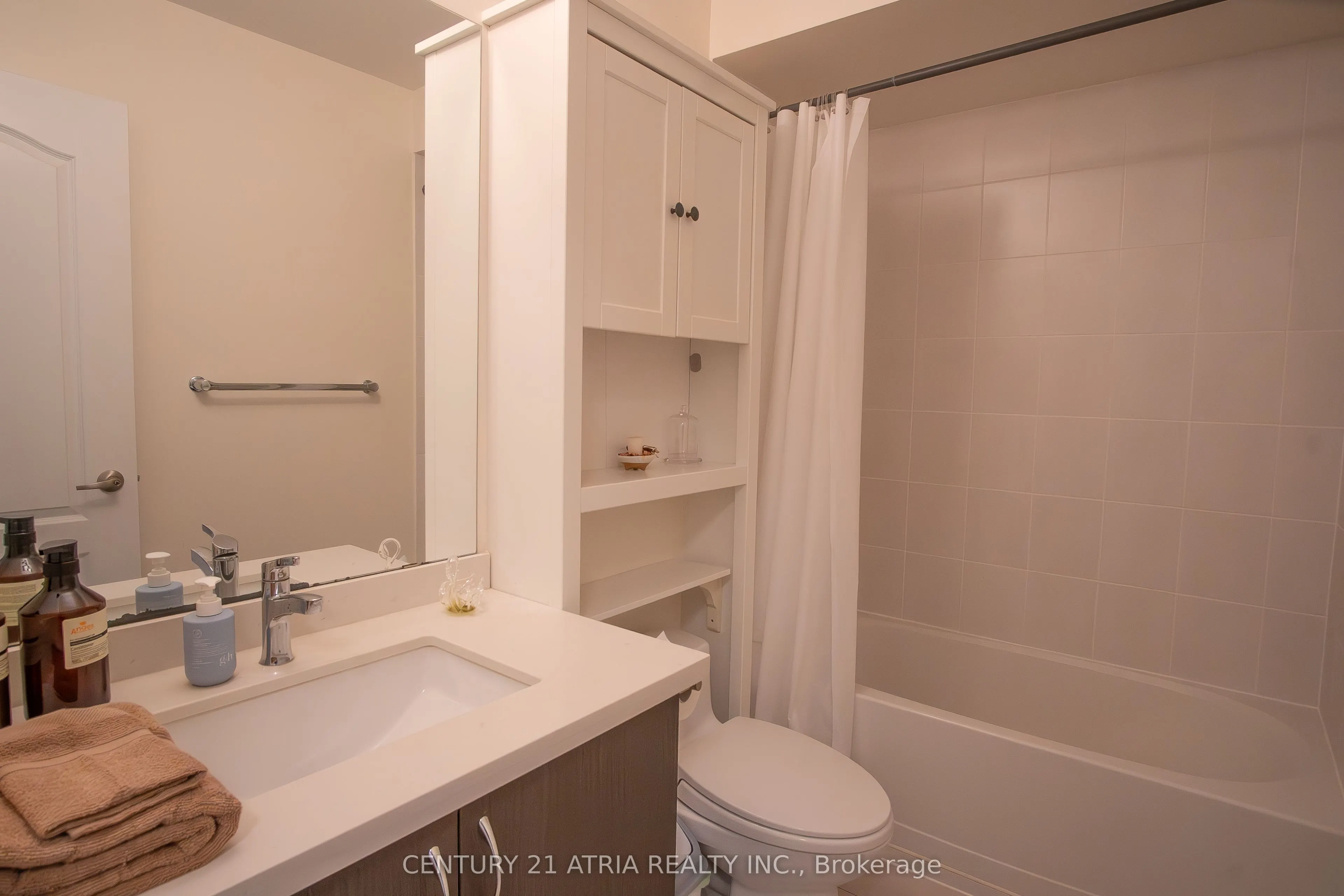 10951 Woodbine Avenue