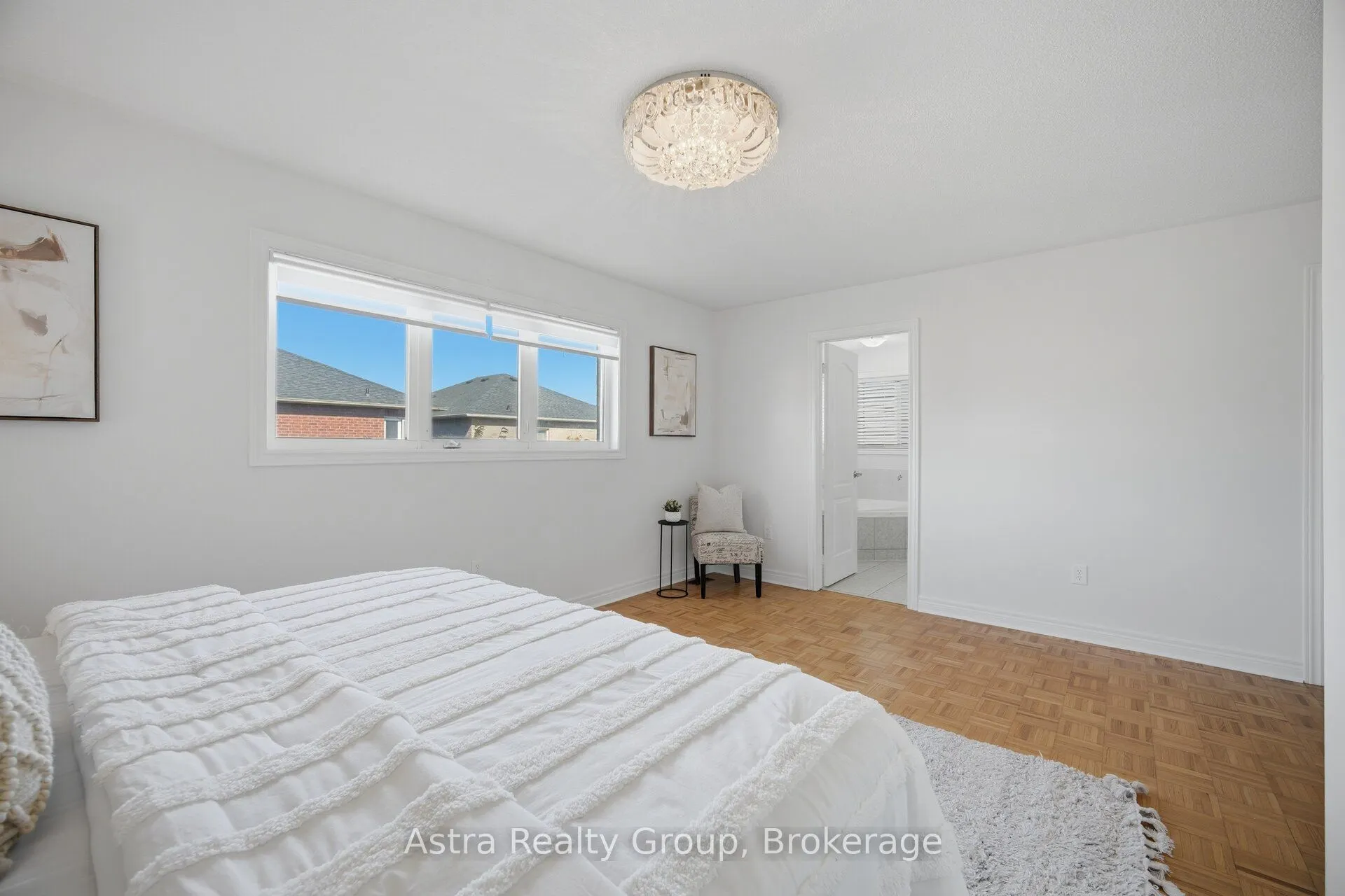 14 Daiseyfield Crescent