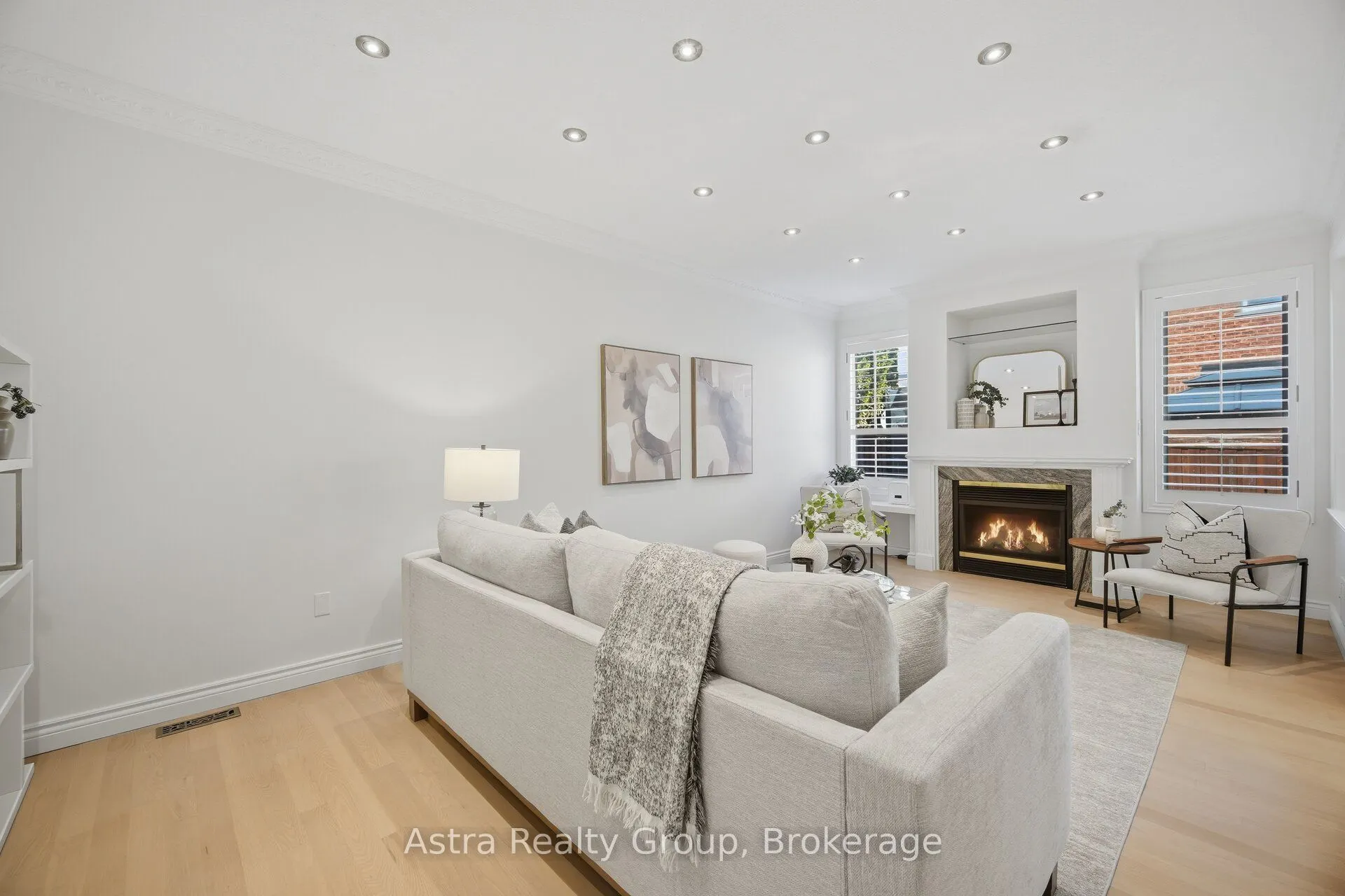 14 Daiseyfield Crescent