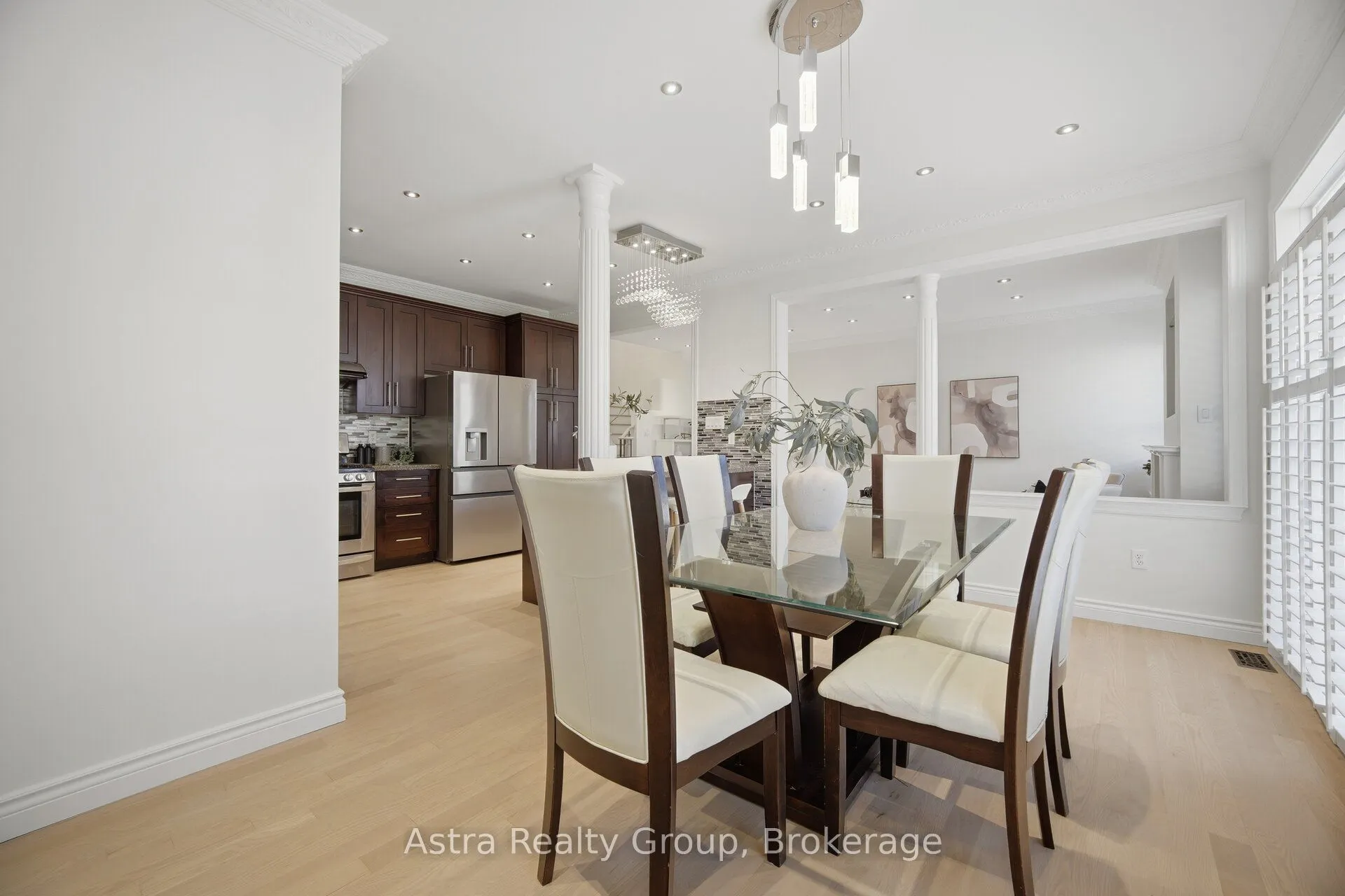 14 Daiseyfield Crescent