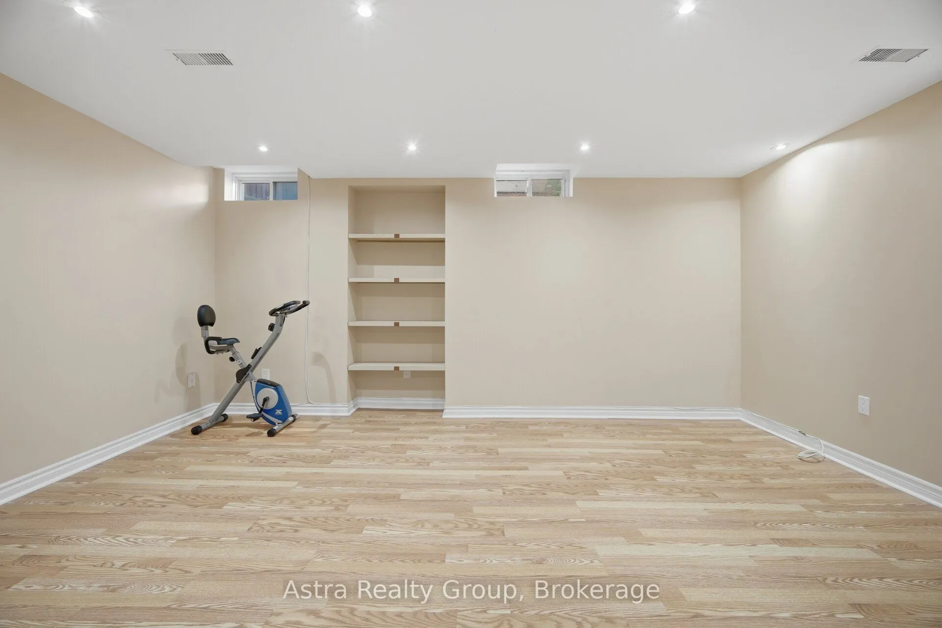 14 Daiseyfield Crescent