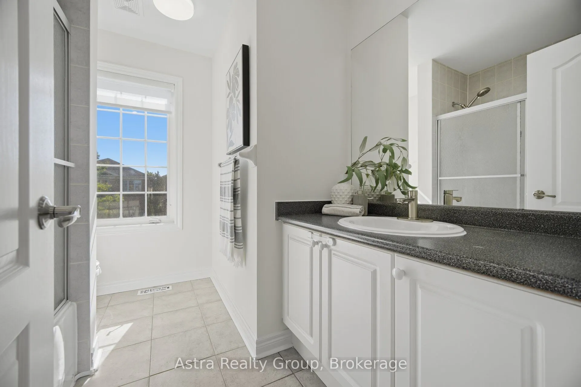 14 Daiseyfield Crescent