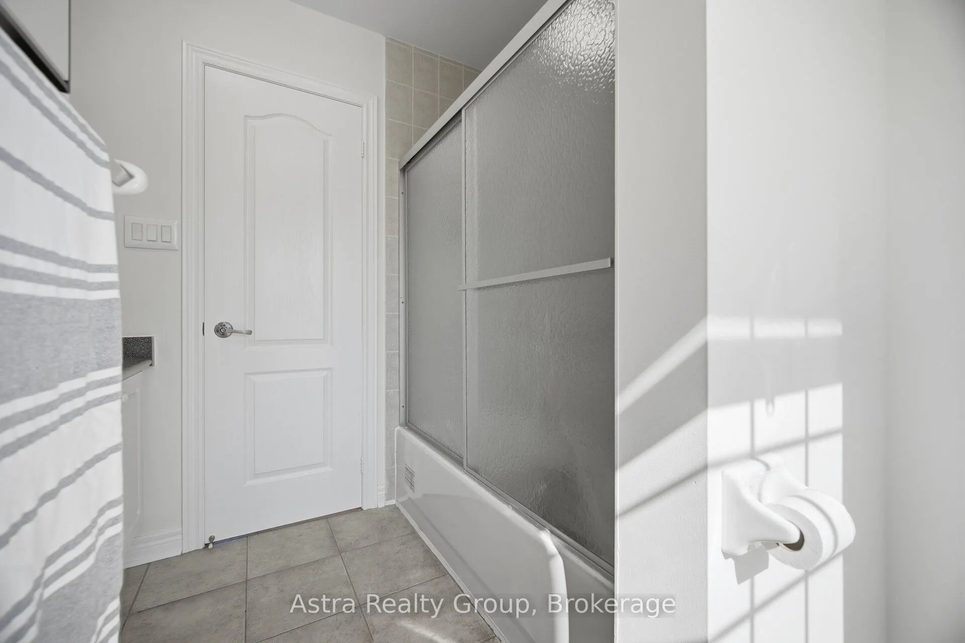 14 Daiseyfield Crescent